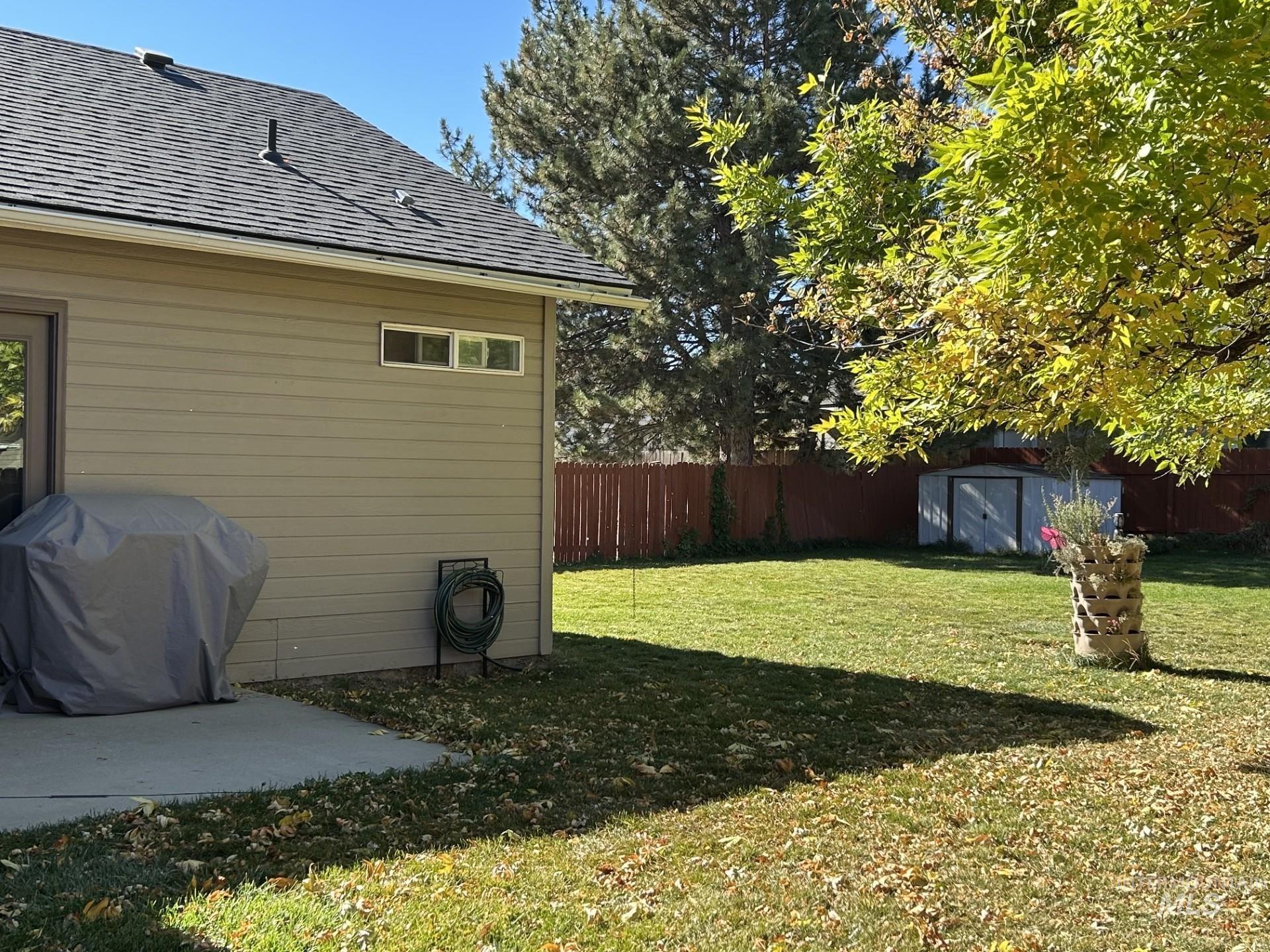563 S Canvasback, Meridian, Idaho 83642, 3 Bedrooms, 2 Bathrooms, Residential For Sale, Price $459,990, 99003987