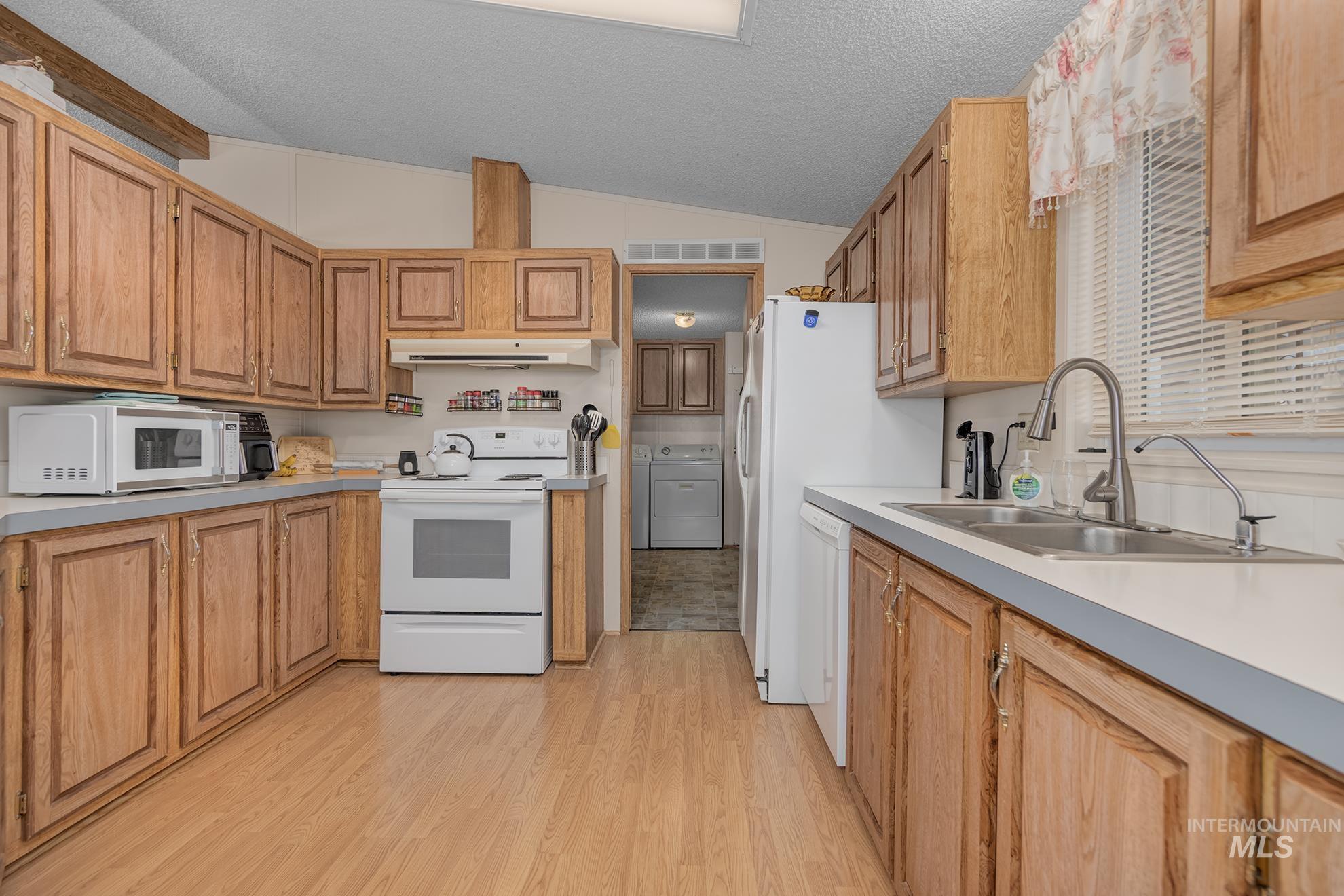 2701 N Alder Dr #69, Fruitland, Idaho 83619, 3 Bedrooms, 2 Bathrooms, Residential For Sale, Price $143,000,MLS 99003991