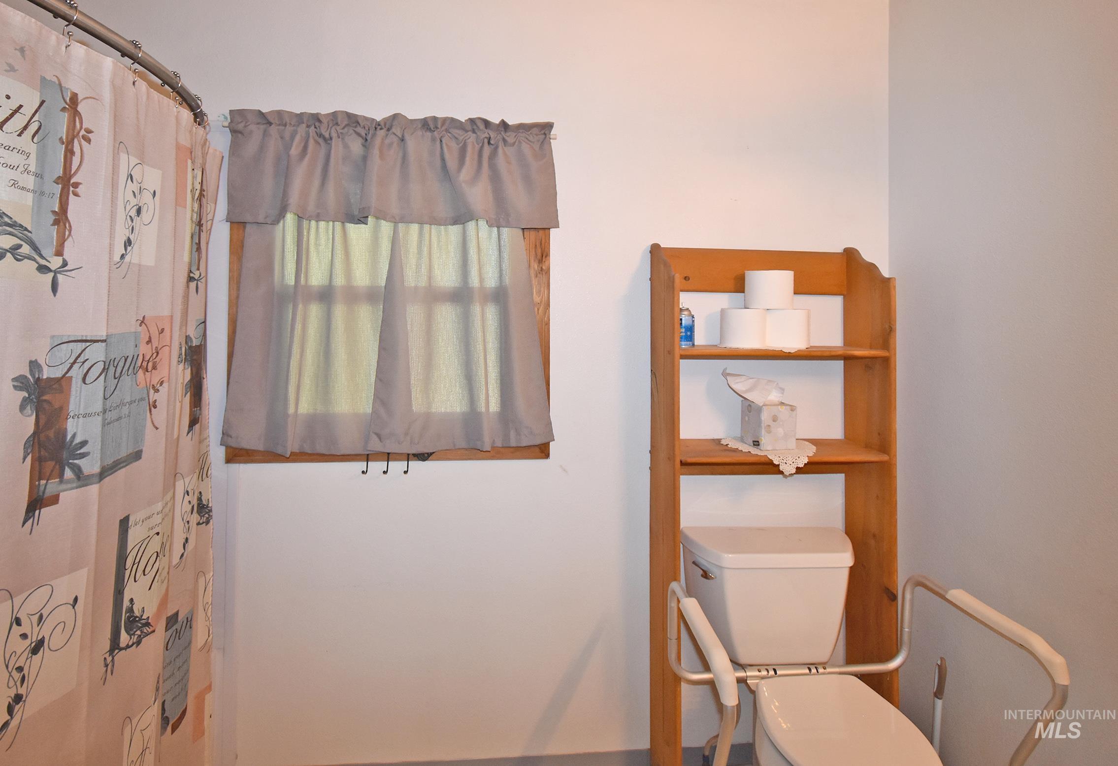 1374 Sycamore Street, Clarkston, Washington 99403, 2 Bedrooms, 1 Bathroom, Residential For Sale, Price $359,000,MLS 99003992