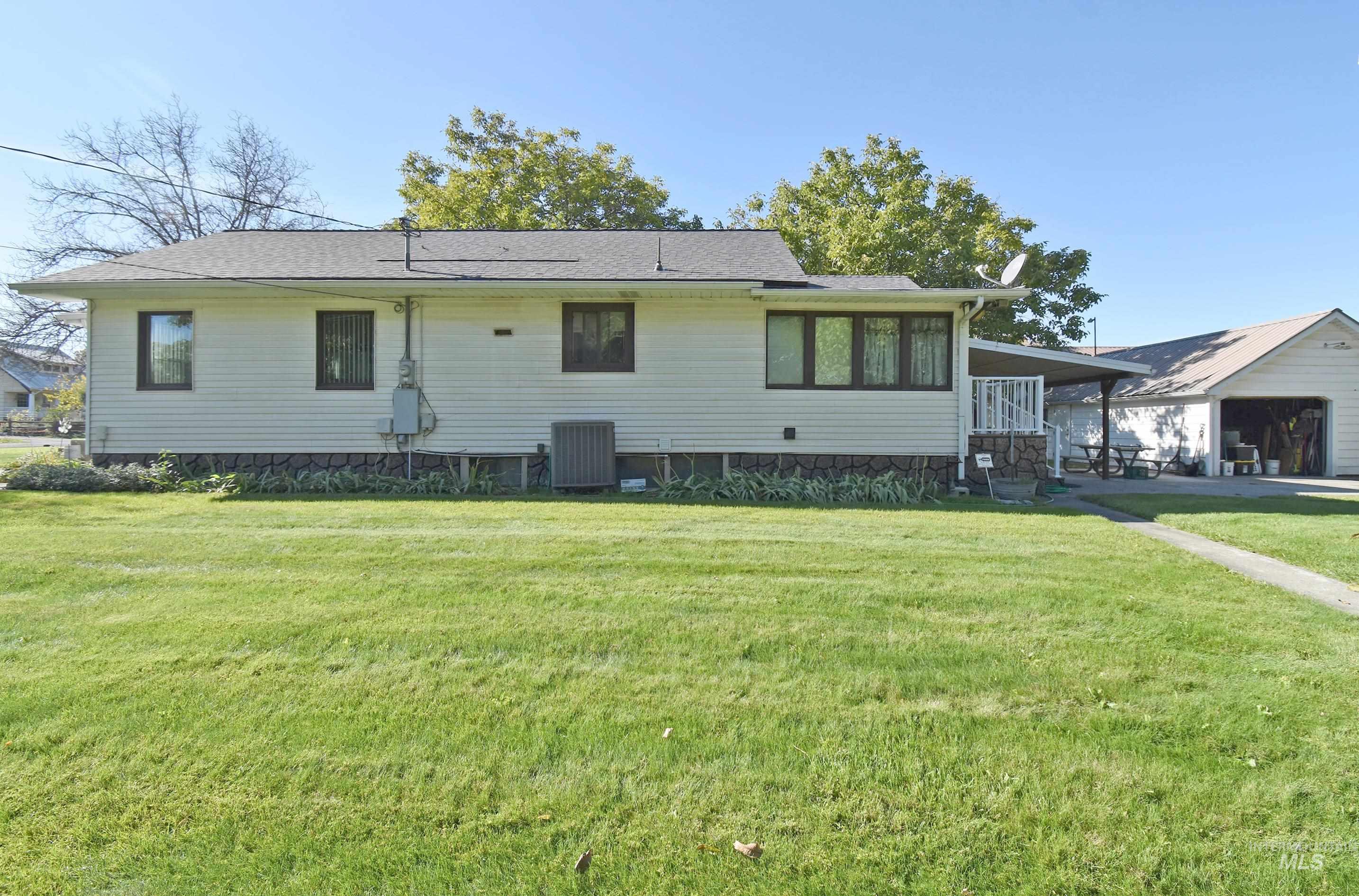 1374 Sycamore Street, Clarkston, Washington 99403, 2 Bedrooms, 1 Bathroom, Residential For Sale, Price $359,000, 99003992