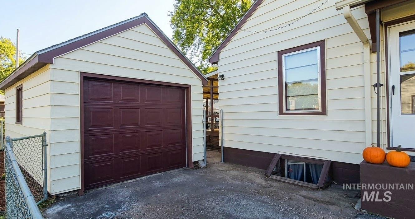 1618 13th, Lewiston, Idaho 83501, 4 Bedrooms, 1 Bathroom, Residential For Sale, Price $299,000, 99003993