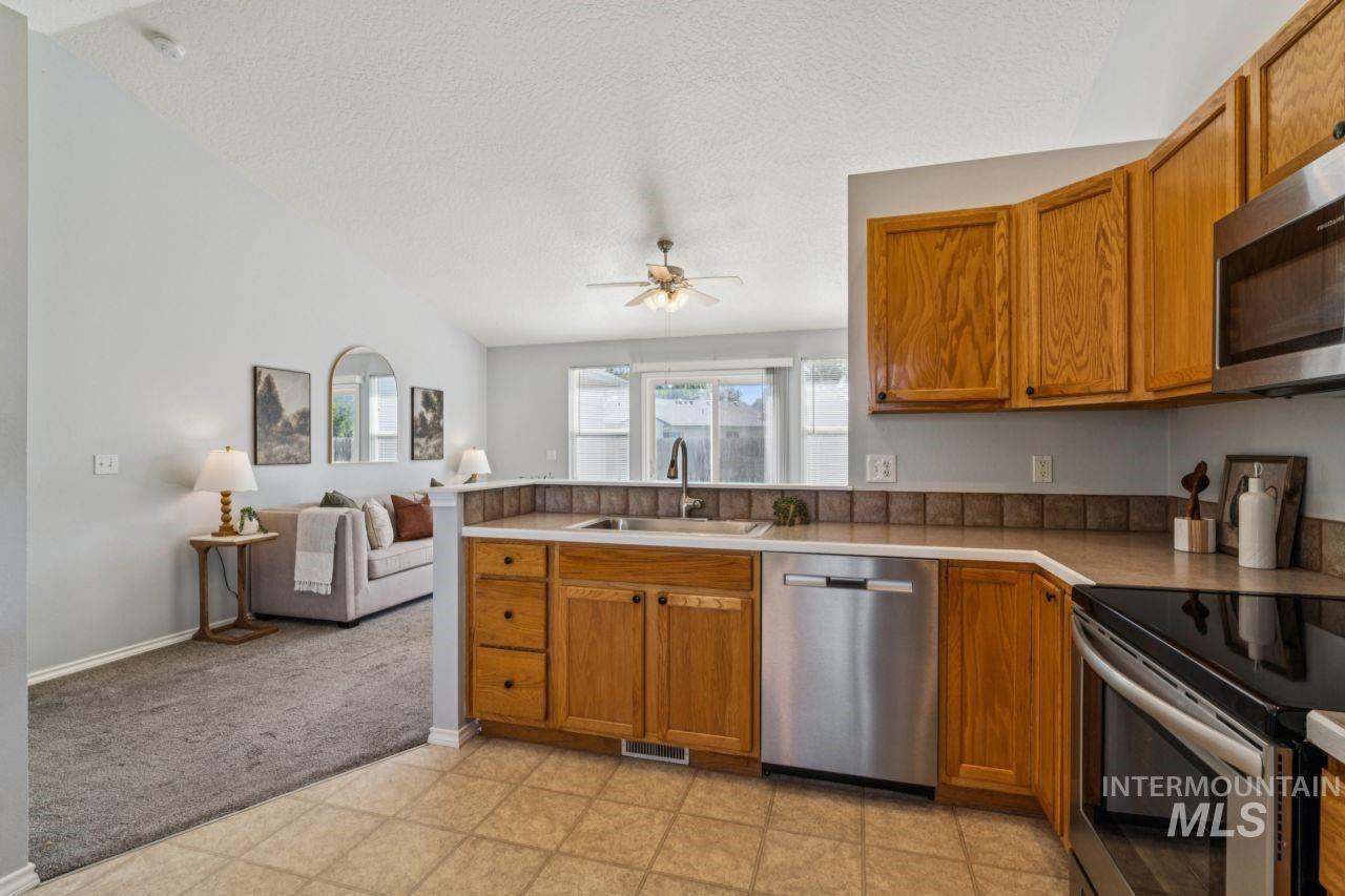 11695 W Huckleberry Dr, Nampa, Idaho 83651, 3 Bedrooms, 2 Bathrooms, Residential For Sale, Price $350,000,MLS 99003996