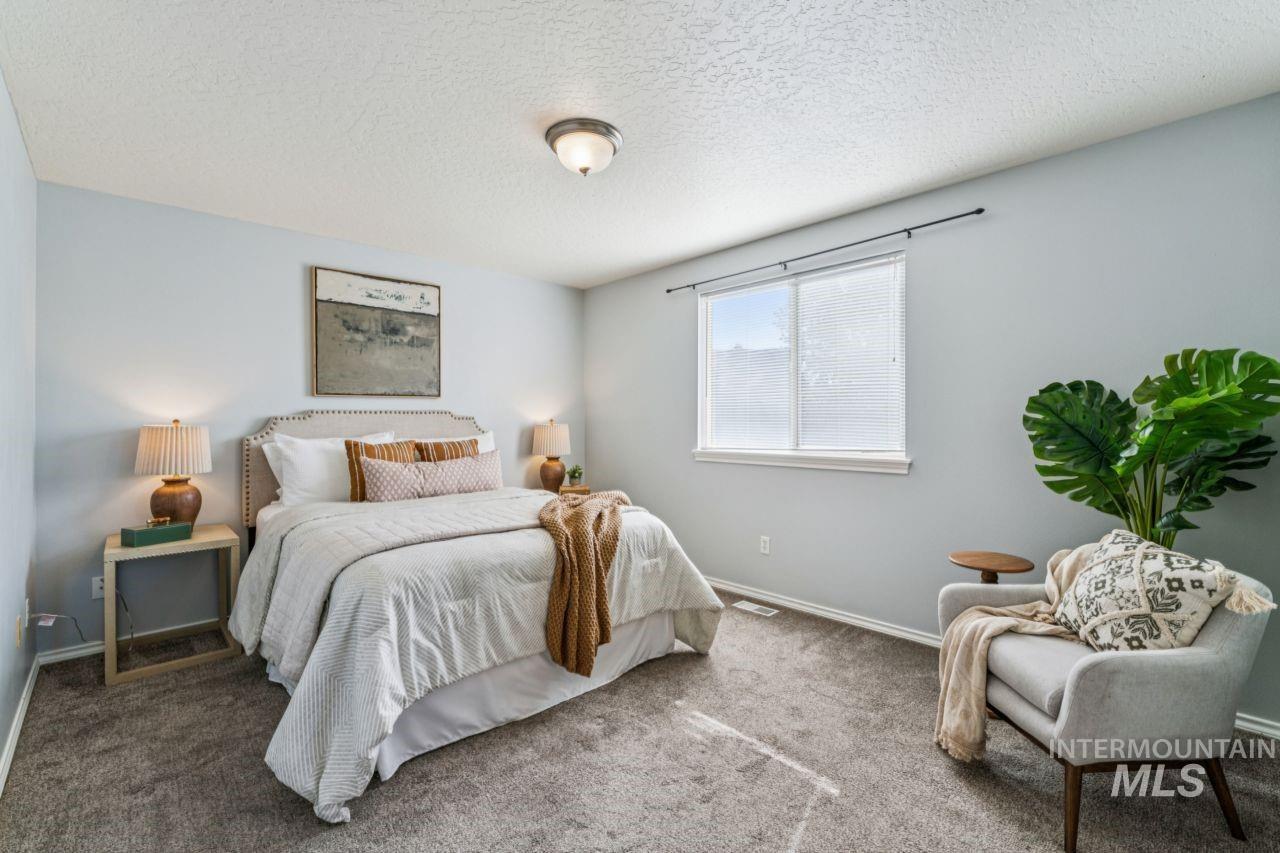 11695 W Huckleberry Dr, Nampa, Idaho 83651, 3 Bedrooms, 2 Bathrooms, Residential For Sale, Price $350,000,MLS 99003996