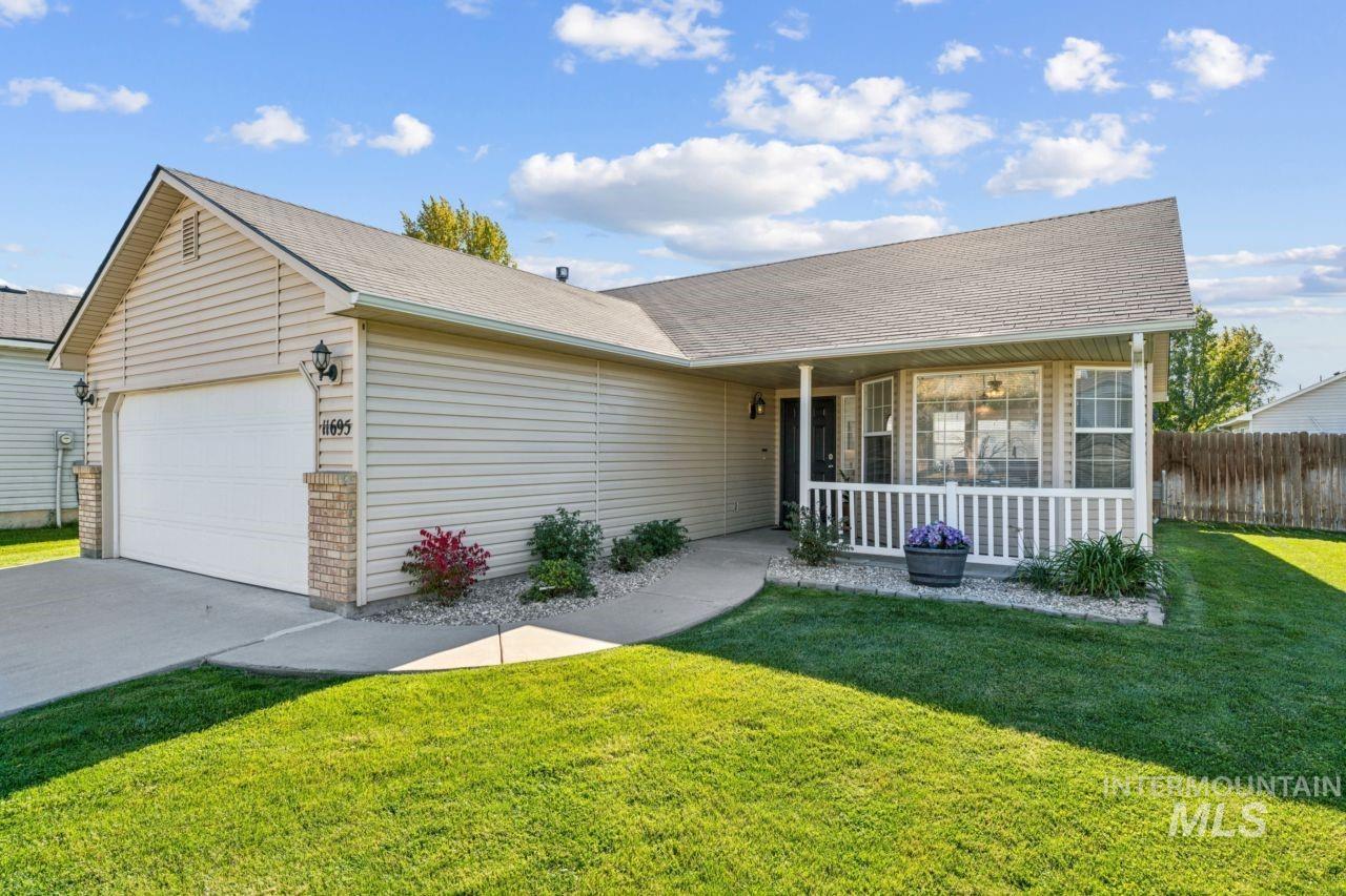 11695 W Huckleberry Dr, Nampa, Idaho 83651, 3 Bedrooms, 2 Bathrooms, Residential For Sale, Price $350,000,MLS 99003996