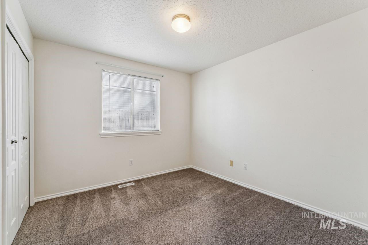 11695 W Huckleberry Dr, Nampa, Idaho 83651, 3 Bedrooms, 2 Bathrooms, Residential For Sale, Price $350,000,MLS 99003996