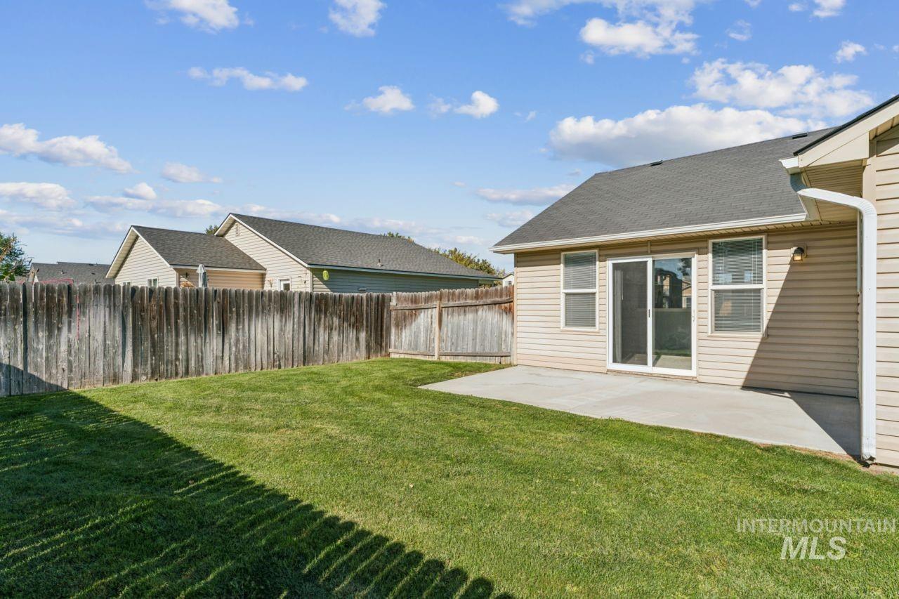 11695 W Huckleberry Dr, Nampa, Idaho 83651, 3 Bedrooms, 2 Bathrooms, Residential For Sale, Price $350,000,MLS 99003996