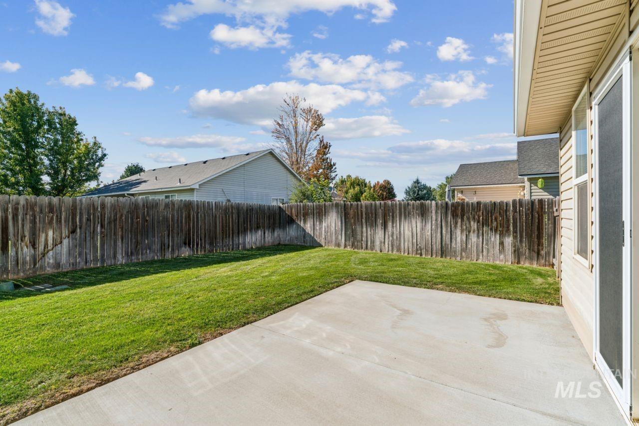 11695 W Huckleberry Dr, Nampa, Idaho 83651, 3 Bedrooms, 2 Bathrooms, Residential For Sale, Price $350,000,MLS 99003996