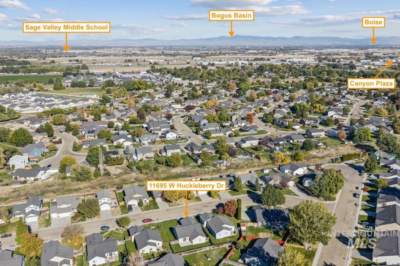 11695 W Huckleberry Dr, Nampa, Idaho 83651, 3 Bedrooms, 2 Bathrooms, Residential For Sale, Price $350,000,MLS 99003996
