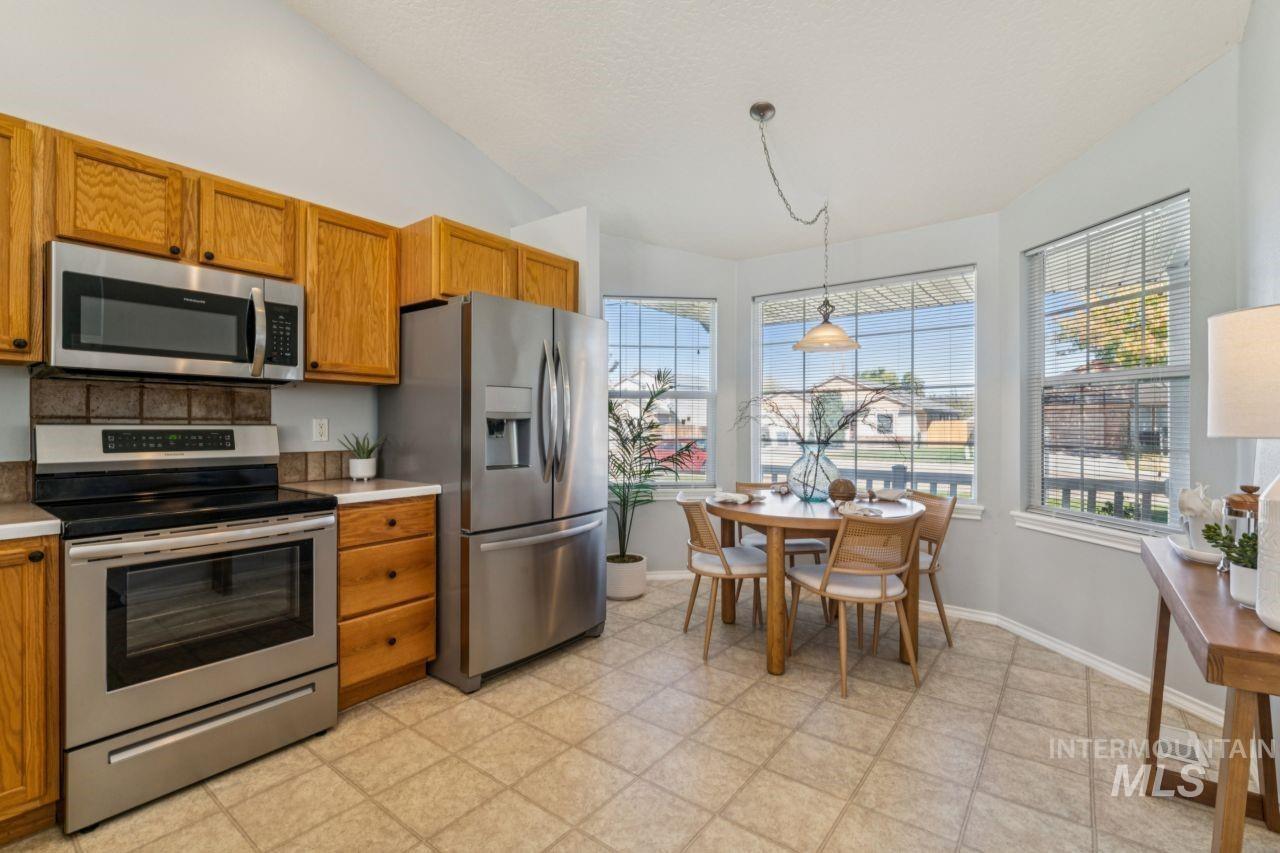 11695 W Huckleberry Dr, Nampa, Idaho 83651, 3 Bedrooms, 2 Bathrooms, Residential For Sale, Price $350,000,MLS 99003996