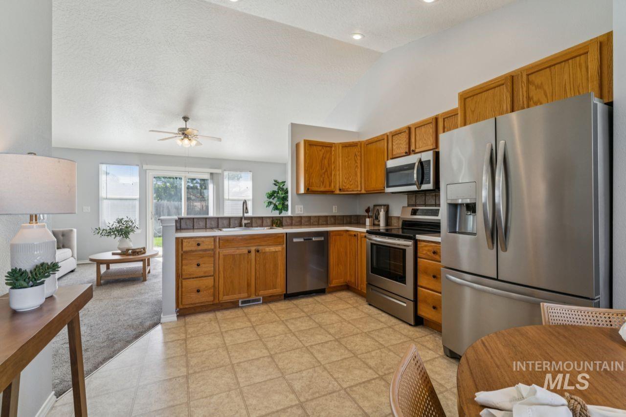 11695 W Huckleberry Dr, Nampa, Idaho 83651, 3 Bedrooms, 2 Bathrooms, Residential For Sale, Price $350,000,MLS 99003996