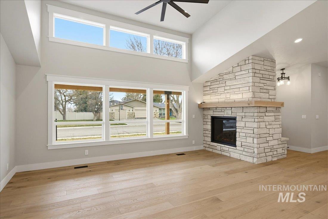 5231 N Sorrento Dr, Boise, Idaho 83704, 4 Bedrooms, 4.5 Bathrooms, Residential For Sale, Price $999,900,MLS 99003997