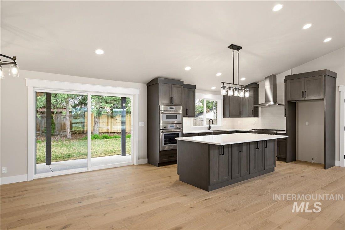 5231 N Sorrento Dr, Boise, Idaho 83704, 4 Bedrooms, 4.5 Bathrooms, Residential For Sale, Price $999,900,MLS 99003997