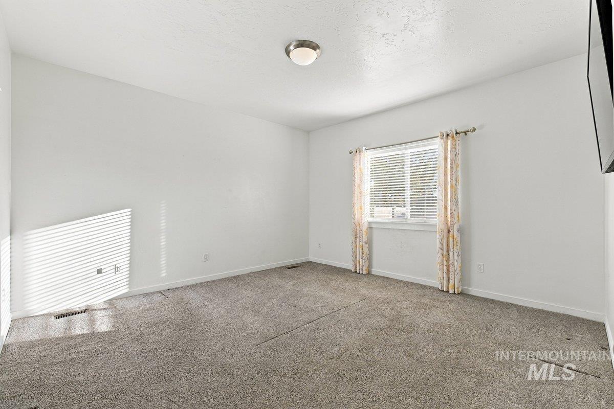 2694 S Riptide Ave., Meridian, Idaho 83642, 3 Bedrooms, 2 Bathrooms, Residential For Sale, Price $427,000, 99004001