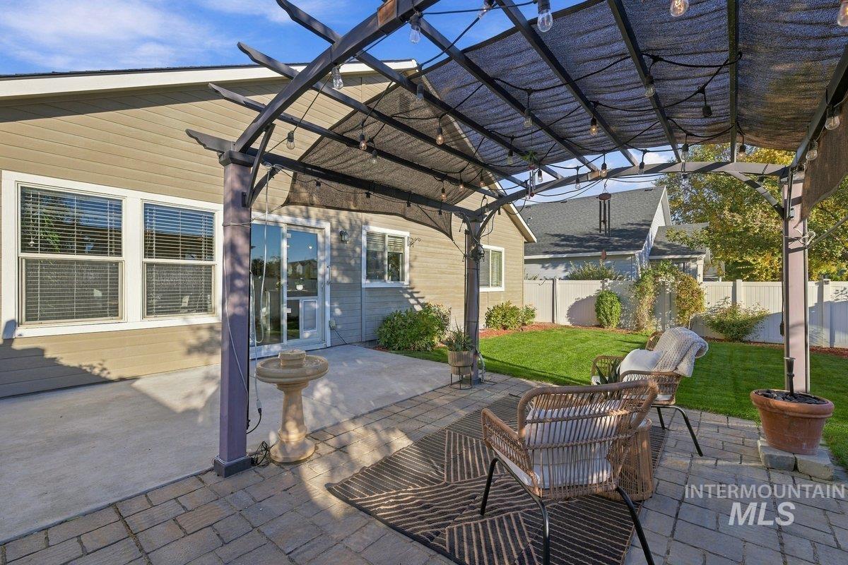 2694 S Riptide Ave., Meridian, Idaho 83642, 3 Bedrooms, 2 Bathrooms, Residential For Sale, Price $427,000, 99004001