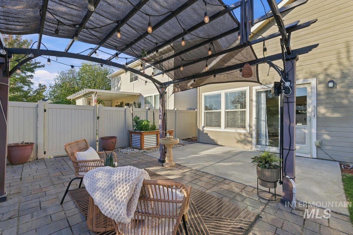 2694 S Riptide Ave., Meridian, Idaho 83642, 3 Bedrooms, 2 Bathrooms, Residential For Sale, Price $427,000, 99004001