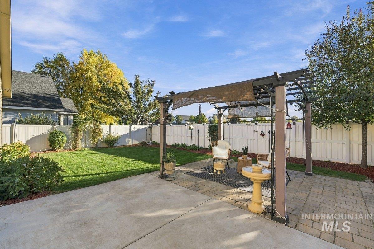 2694 S Riptide Ave., Meridian, Idaho 83642, 3 Bedrooms, 2 Bathrooms, Residential For Sale, Price $427,000, 99004001