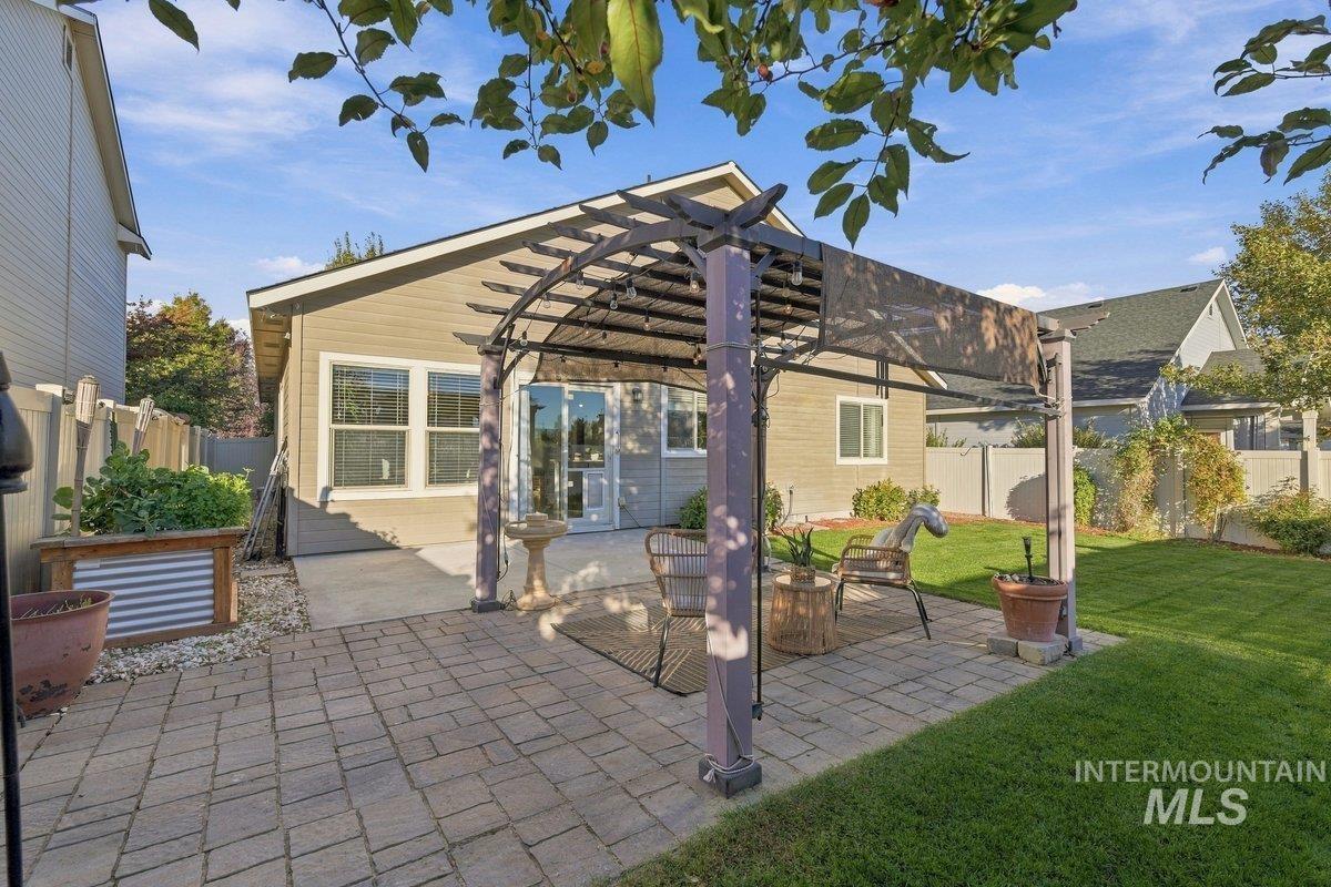 2694 S Riptide Ave., Meridian, Idaho 83642, 3 Bedrooms, 2 Bathrooms, Residential For Sale, Price $427,000, 99004001