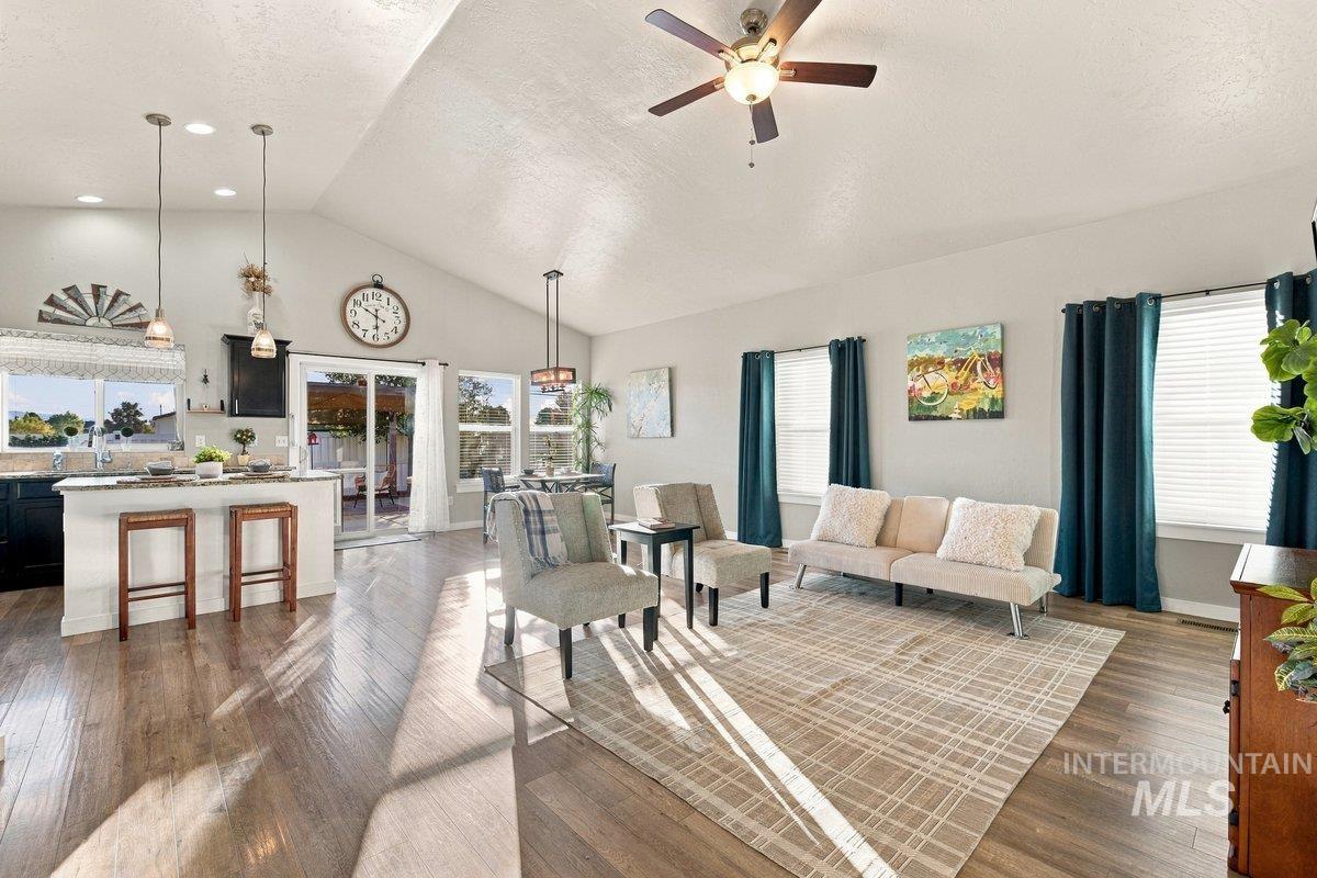2694 S Riptide Ave., Meridian, Idaho 83642, 3 Bedrooms, 2 Bathrooms, Residential For Sale, Price $427,000, 99004001
