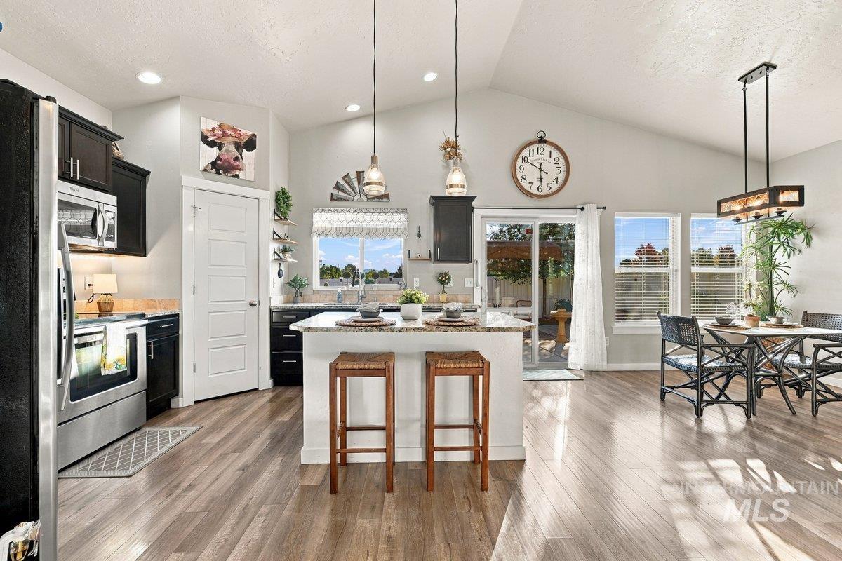 2694 S Riptide Ave., Meridian, Idaho 83642, 3 Bedrooms, 2 Bathrooms, Residential For Sale, Price $427,000, 99004001