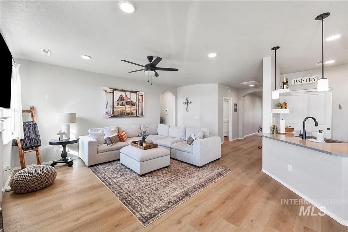 4985 E Buckwheat Dr., Nampa, Idaho 83686, 3 Bedrooms, 2 Bathrooms, Residential For Sale, Price $469,800, 99004002