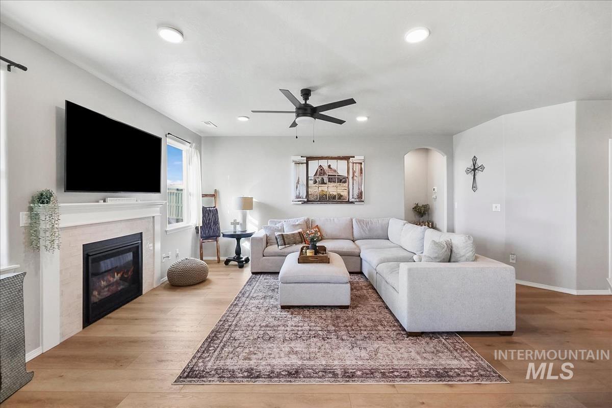 4985 E Buckwheat Dr., Nampa, Idaho 83686, 3 Bedrooms, 2 Bathrooms, Residential For Sale, Price $469,800, 99004002