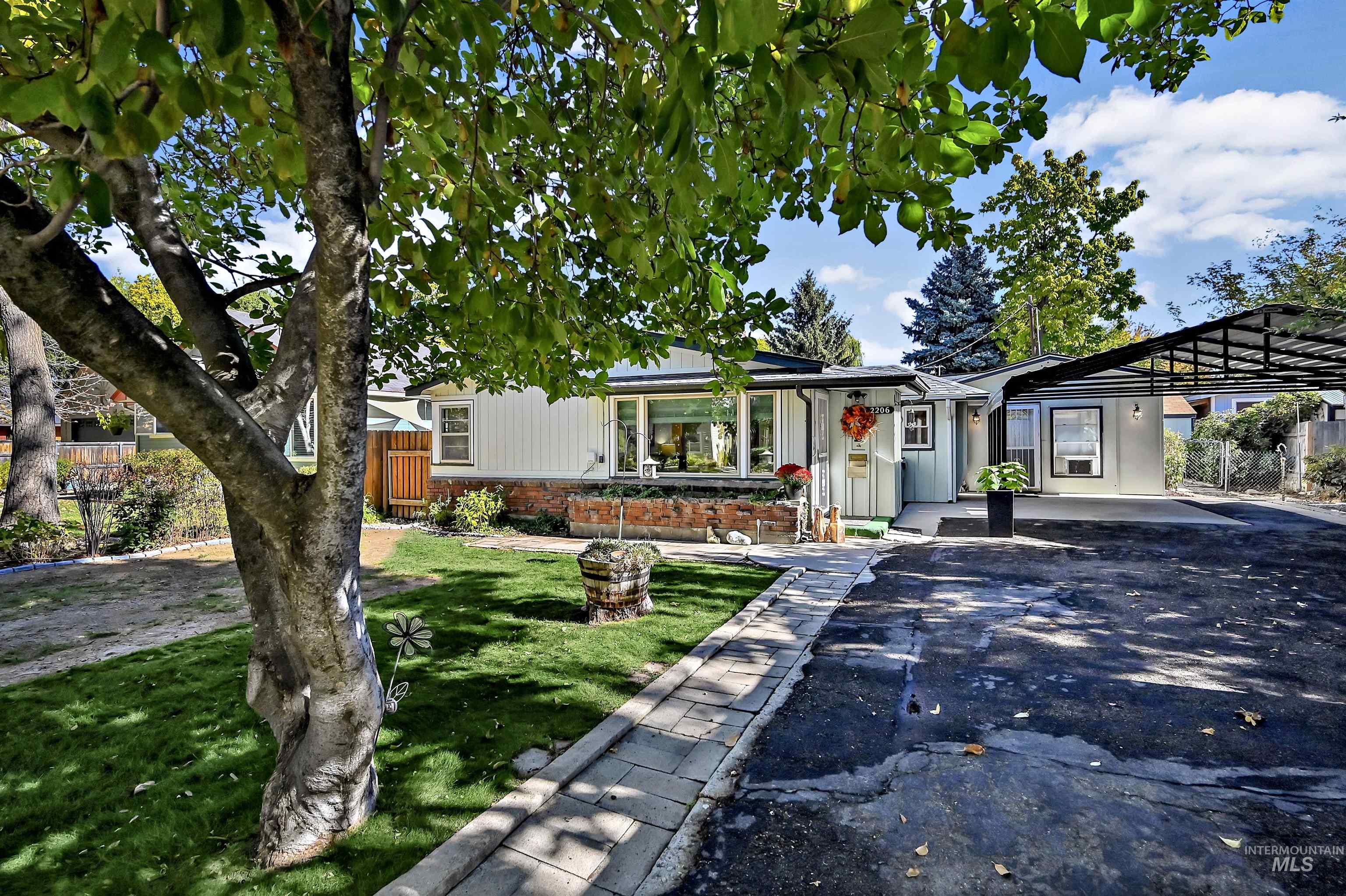 2206 S Manitou Ave, Boise, Idaho 83706, 3 Bedrooms, 2 Bathrooms, Residential For Sale, Price $415,000, 99004004