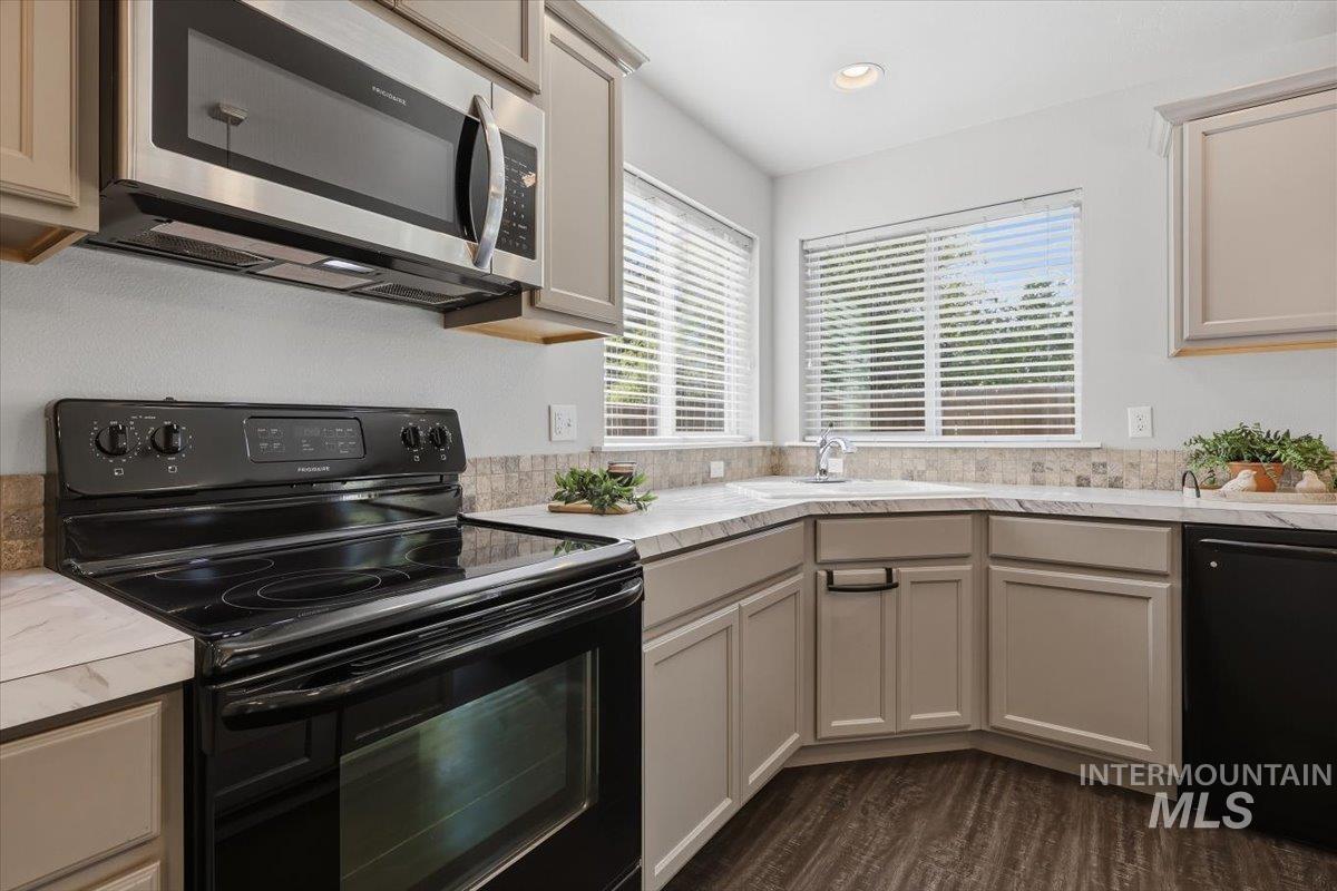 6767 S Cheshire Ave., Boise, Idaho 83709, 4 Bedrooms, 2.5 Bathrooms, Residential For Sale, Price $522,900, 99004005