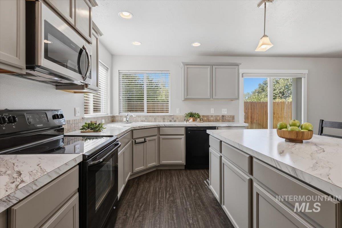 6767 S Cheshire Ave., Boise, Idaho 83709, 4 Bedrooms, 2.5 Bathrooms, Residential For Sale, Price $522,900, 99004005