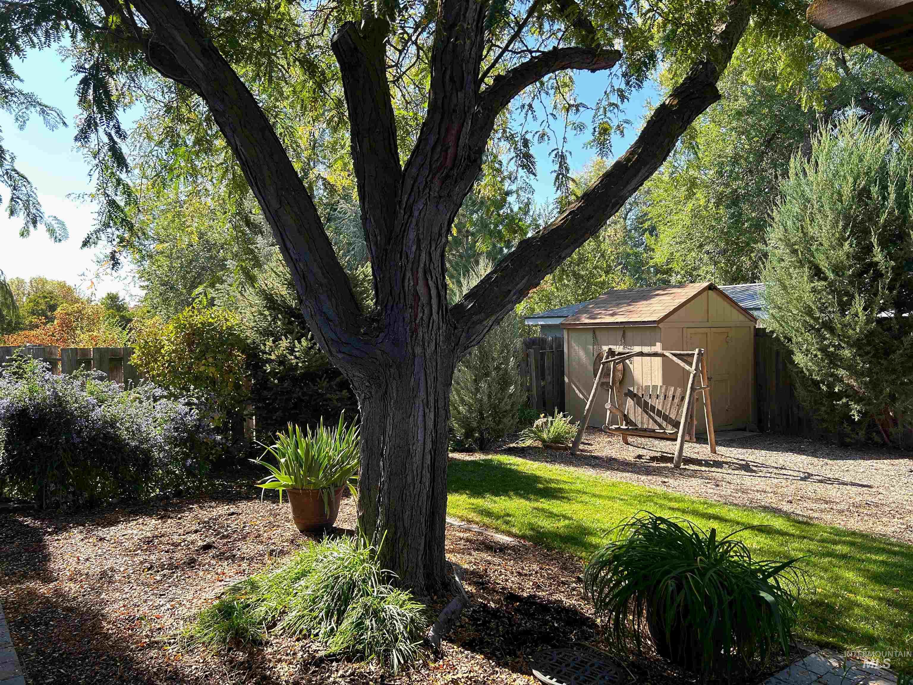363 E Ranch Drive, Eagle, Idaho 83616, 5 Bedrooms, 2.5 Bathrooms, Residential For Sale, Price $649,000,MLS 99004006