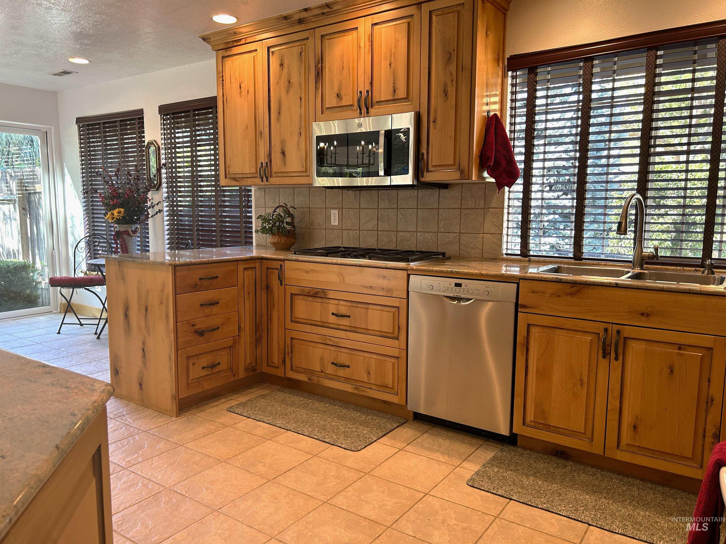 363 E Ranch Drive, Eagle, Idaho 83616, 5 Bedrooms, 2.5 Bathrooms, Residential For Sale, Price $649,000,MLS 99004006