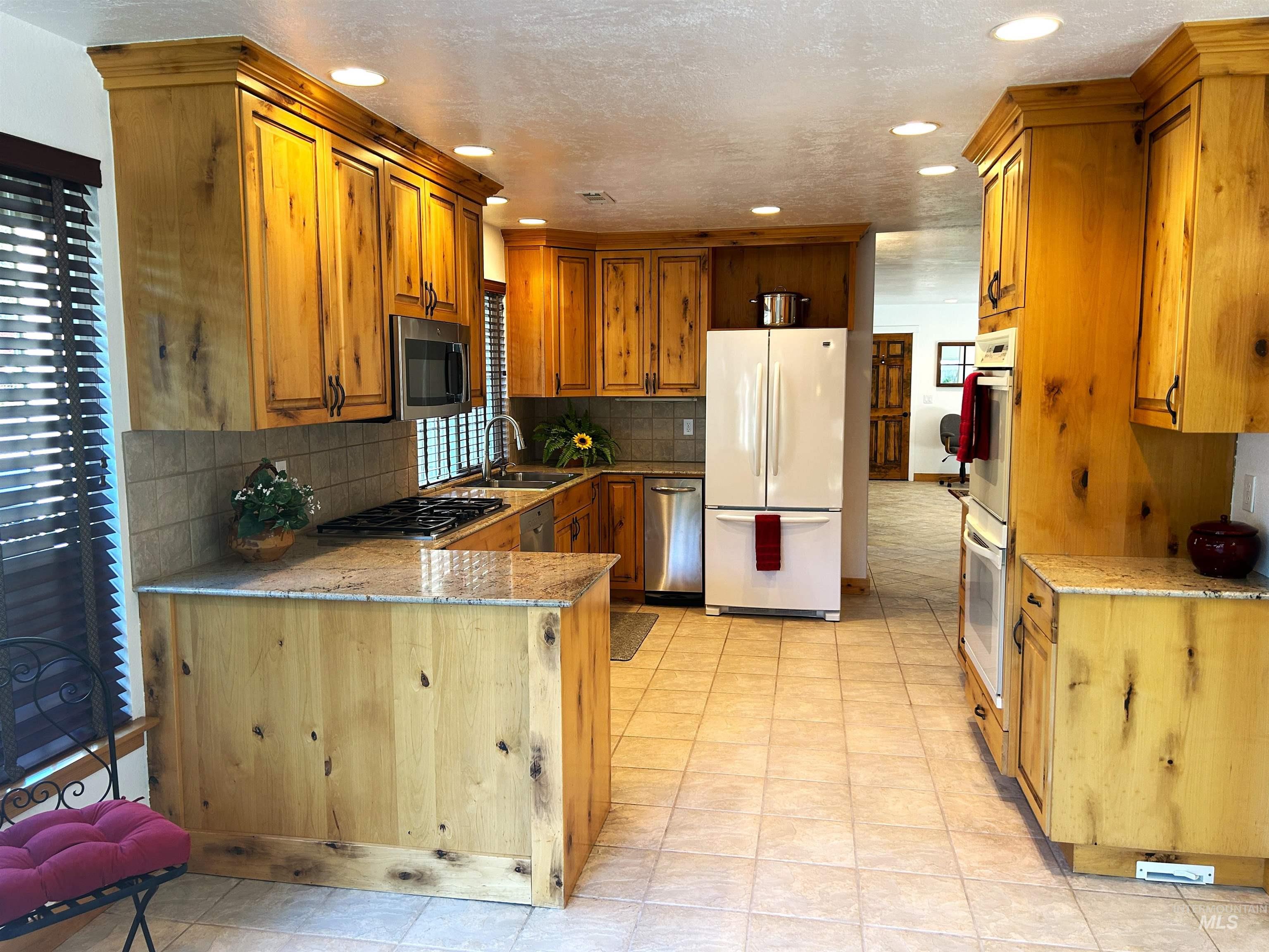 363 E Ranch Drive, Eagle, Idaho 83616, 5 Bedrooms, 2.5 Bathrooms, Residential For Sale, Price $649,000,MLS 99004006
