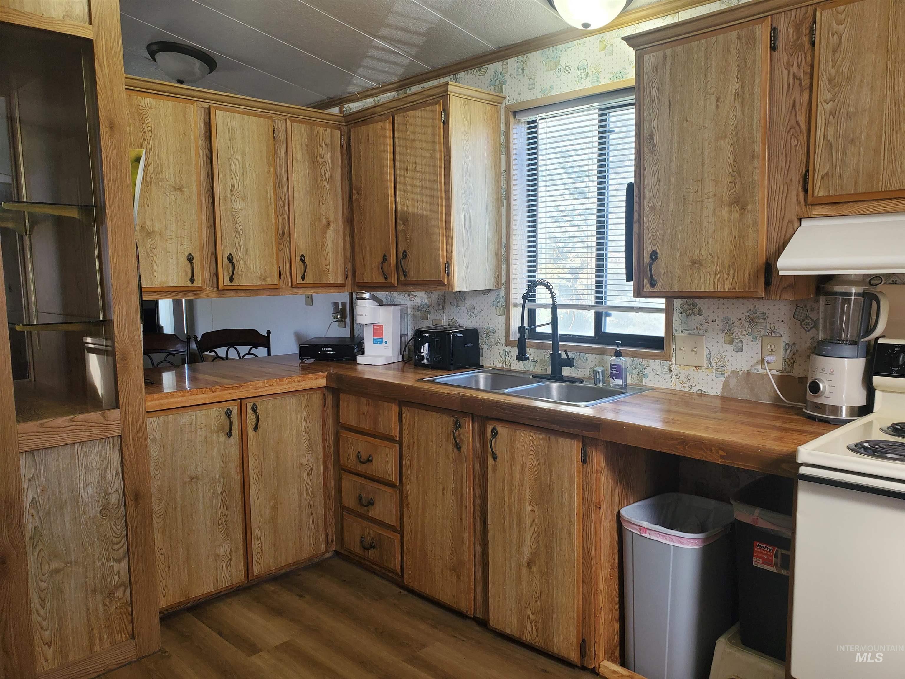 198 South Hills Rd, Twin Falls, Idaho 83301, 2 Bedrooms, 2 Bathrooms, Residential For Sale, Price $74,900, 99004008