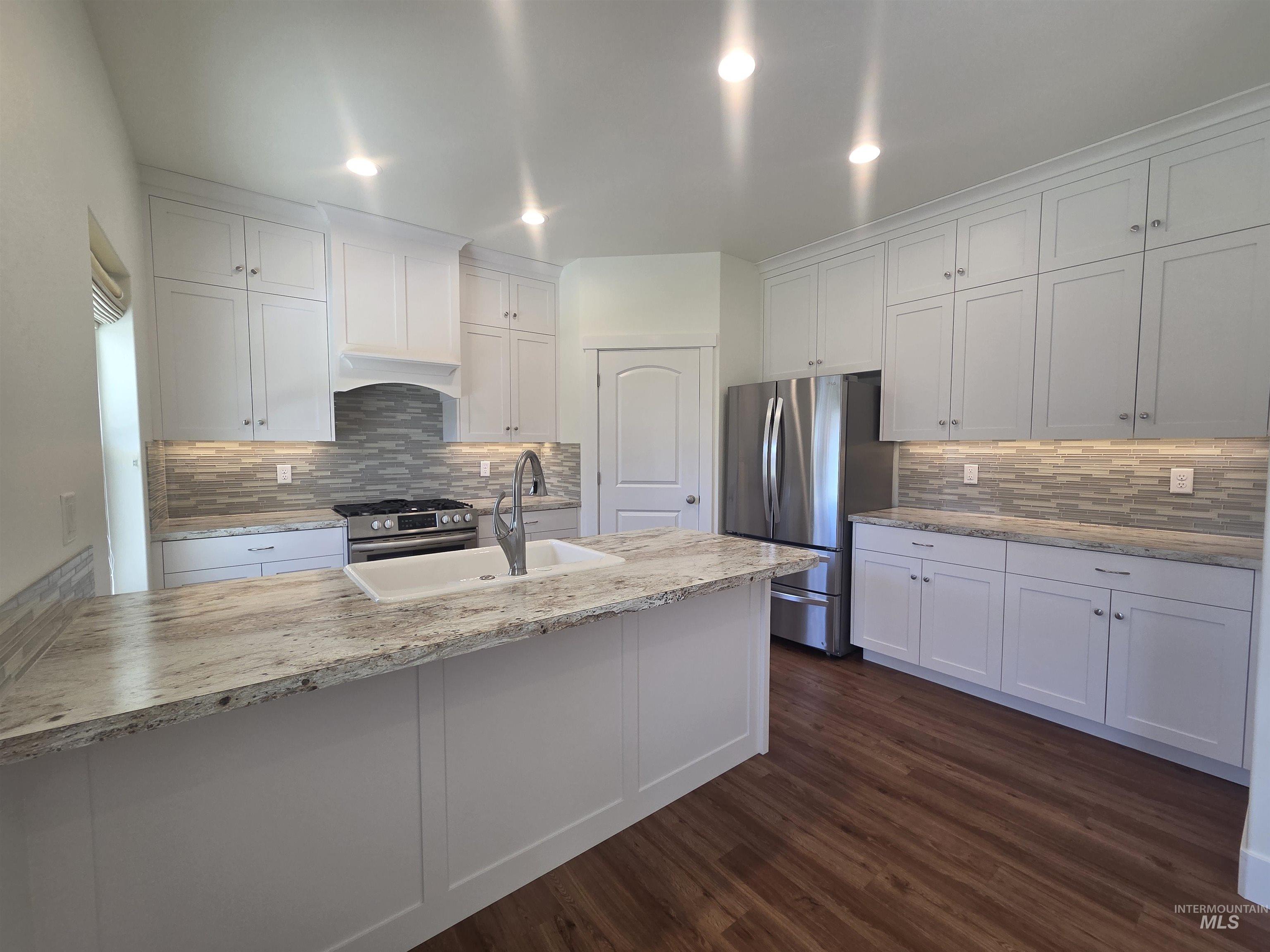 1081 Cottage, Twin Falls, Idaho 83301, 2 Bedrooms, 2 Bathrooms, Residential For Sale, Price $330,000, 99004012