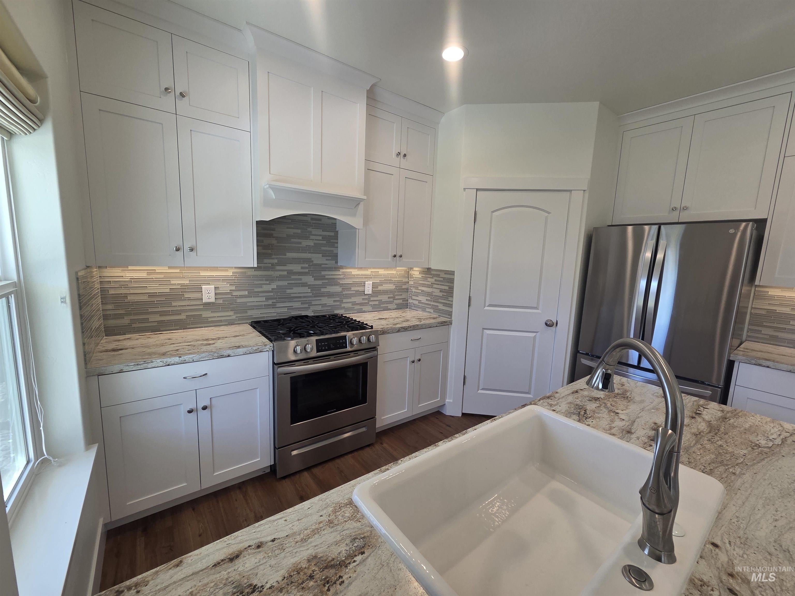 1081 Cottage, Twin Falls, Idaho 83301, 2 Bedrooms, 2 Bathrooms, Residential For Sale, Price $330,000, 99004012