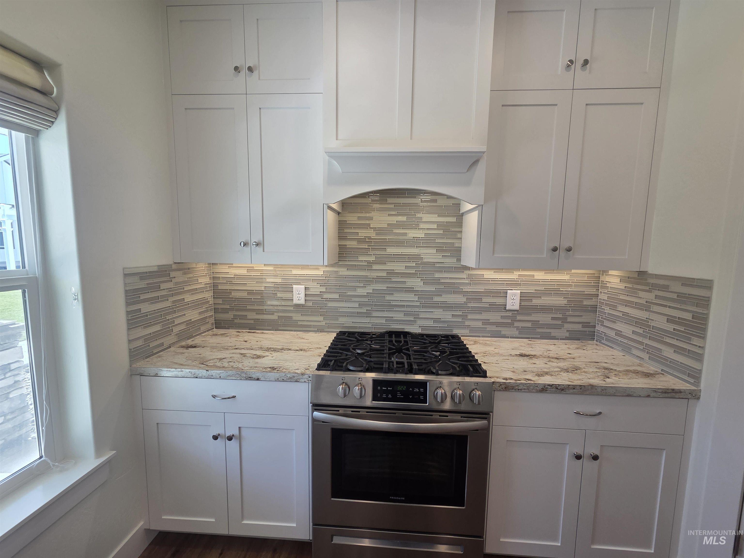 1081 Cottage, Twin Falls, Idaho 83301, 2 Bedrooms, 2 Bathrooms, Residential For Sale, Price $330,000, 99004012