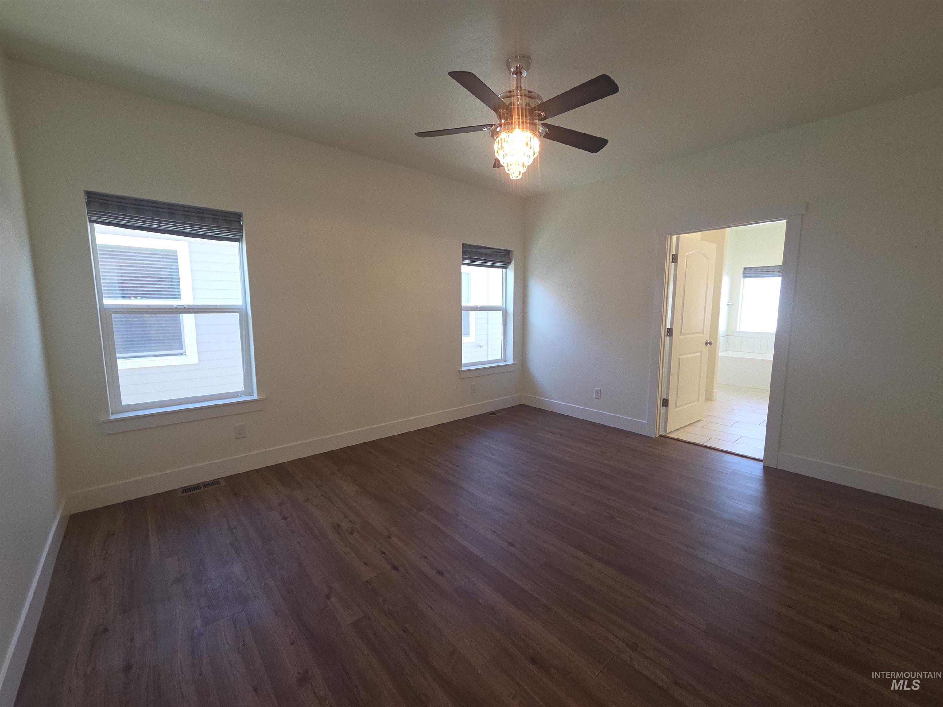1081 Cottage, Twin Falls, Idaho 83301, 2 Bedrooms, 2 Bathrooms, Residential For Sale, Price $330,000, 99004012