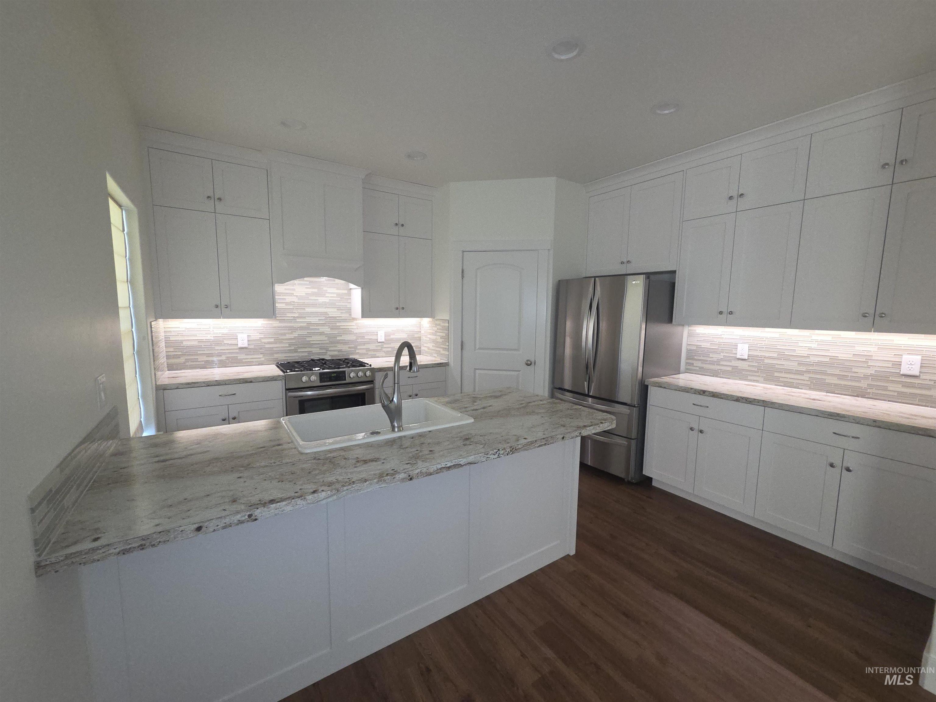 1081 Cottage, Twin Falls, Idaho 83301, 2 Bedrooms, 2 Bathrooms, Residential For Sale, Price $330,000, 99004012