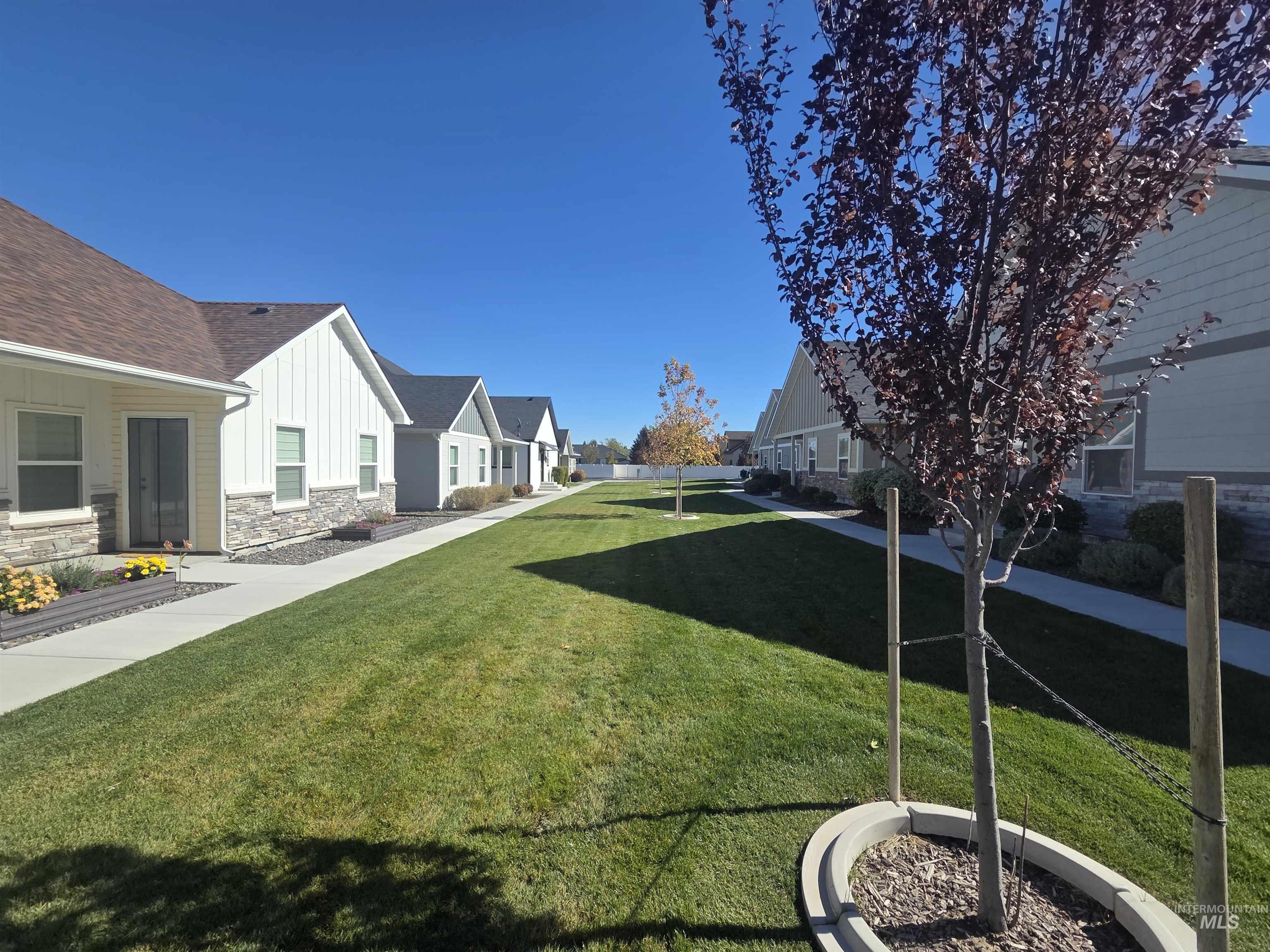 1081 Cottage, Twin Falls, Idaho 83301, 2 Bedrooms, 2 Bathrooms, Residential For Sale, Price $330,000, 99004012