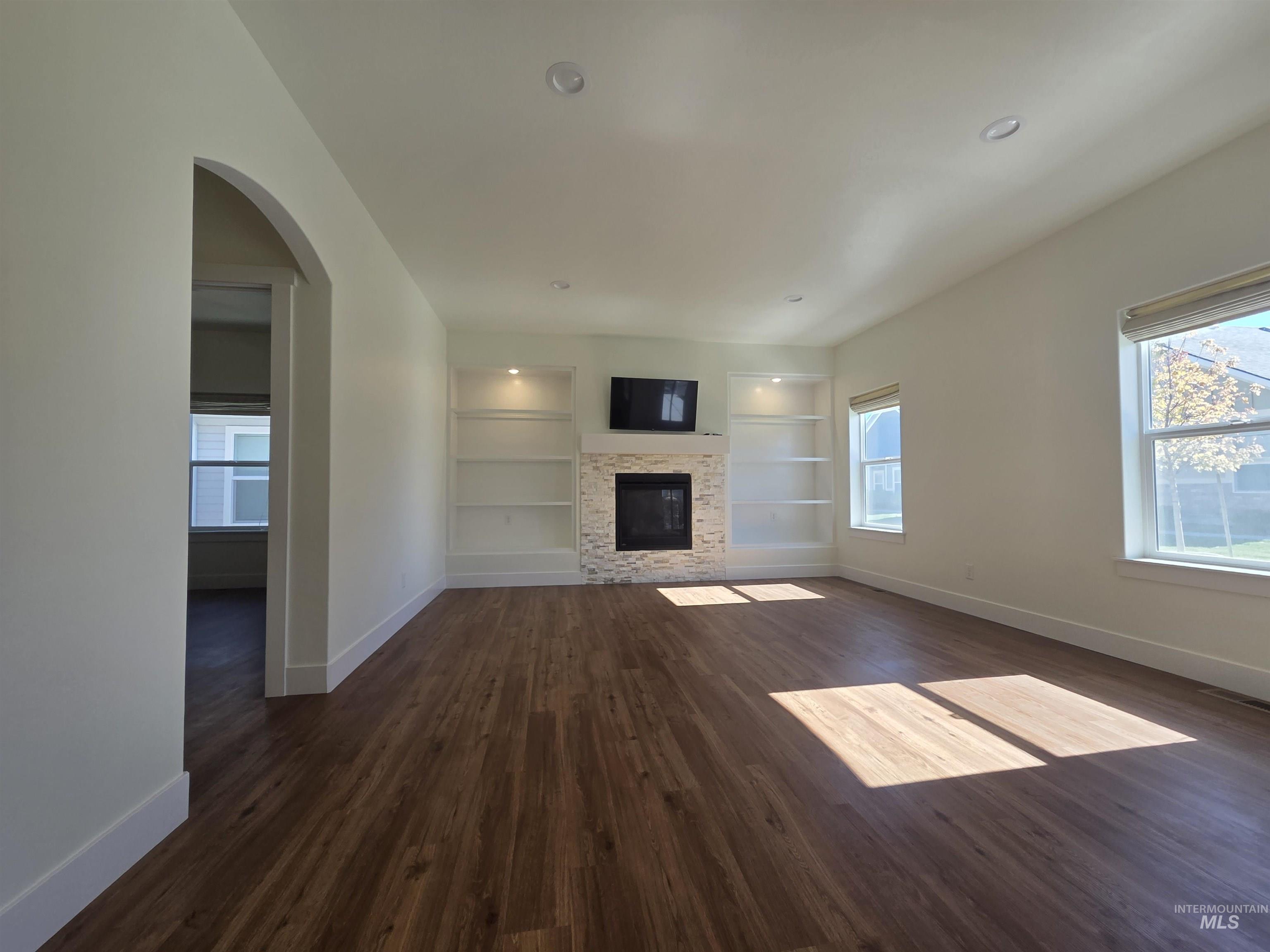 1081 Cottage, Twin Falls, Idaho 83301, 2 Bedrooms, 2 Bathrooms, Residential For Sale, Price $330,000, 99004012