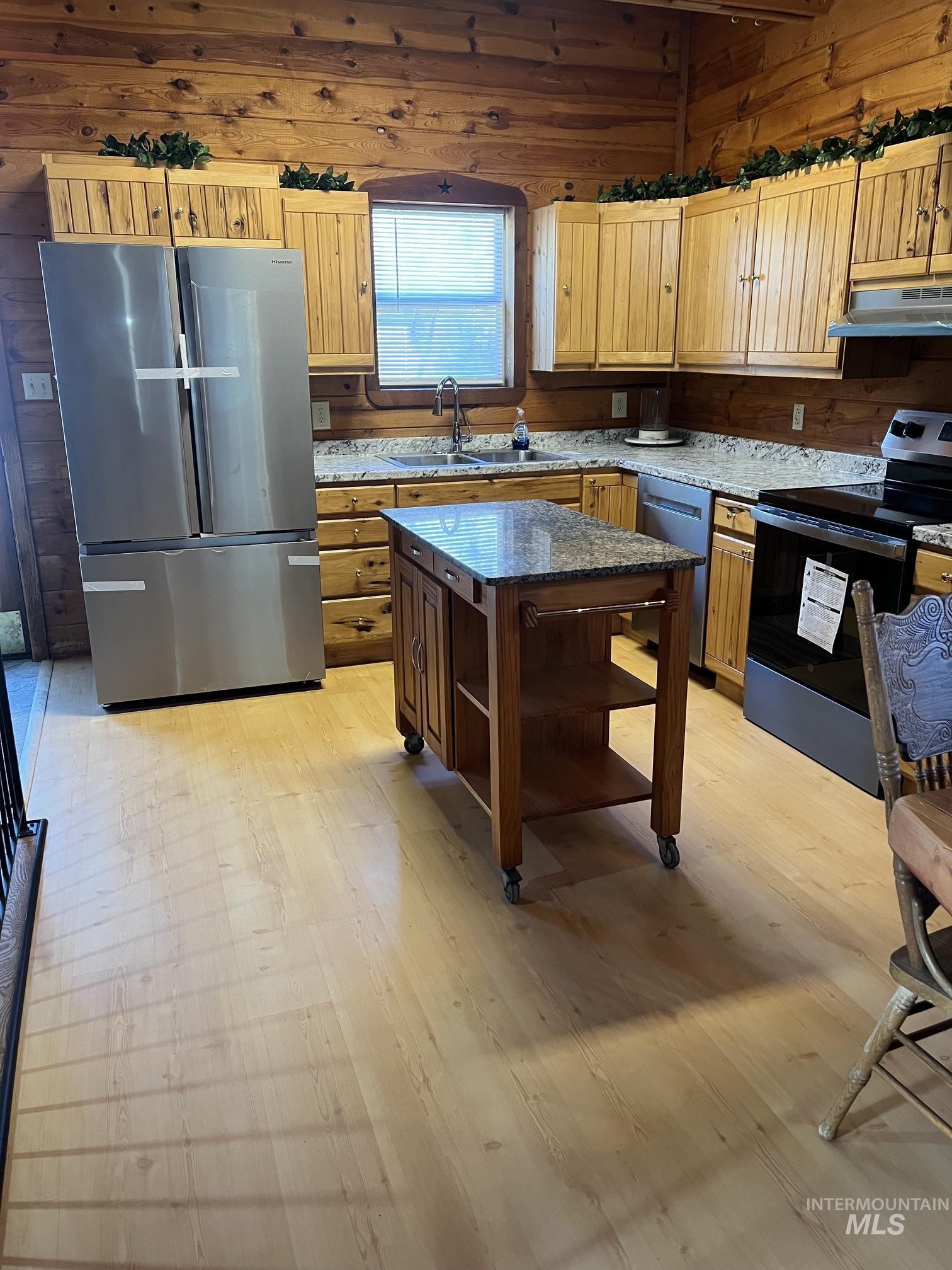 225 Evergreen Dr., Boise, Idaho 83716, 2 Bedrooms, 1.5 Bathrooms, Residential For Sale, Price $489,900, 99004014