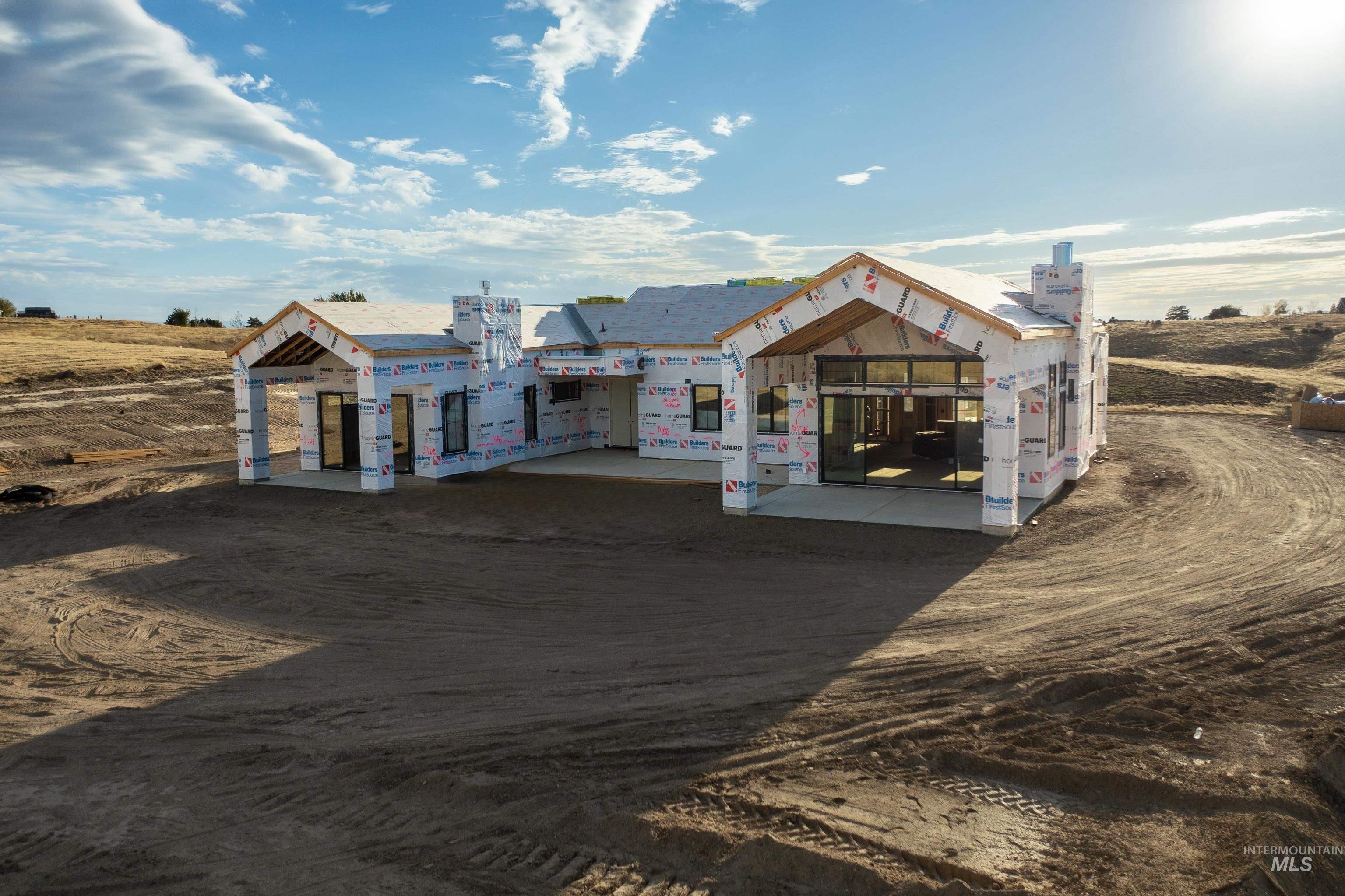 8134 Quail Hollow Dr, Middleton, Idaho 83644, 4 Bedrooms, 4.5 Bathrooms, Residential For Sale, Price $2,200,000, 99004017