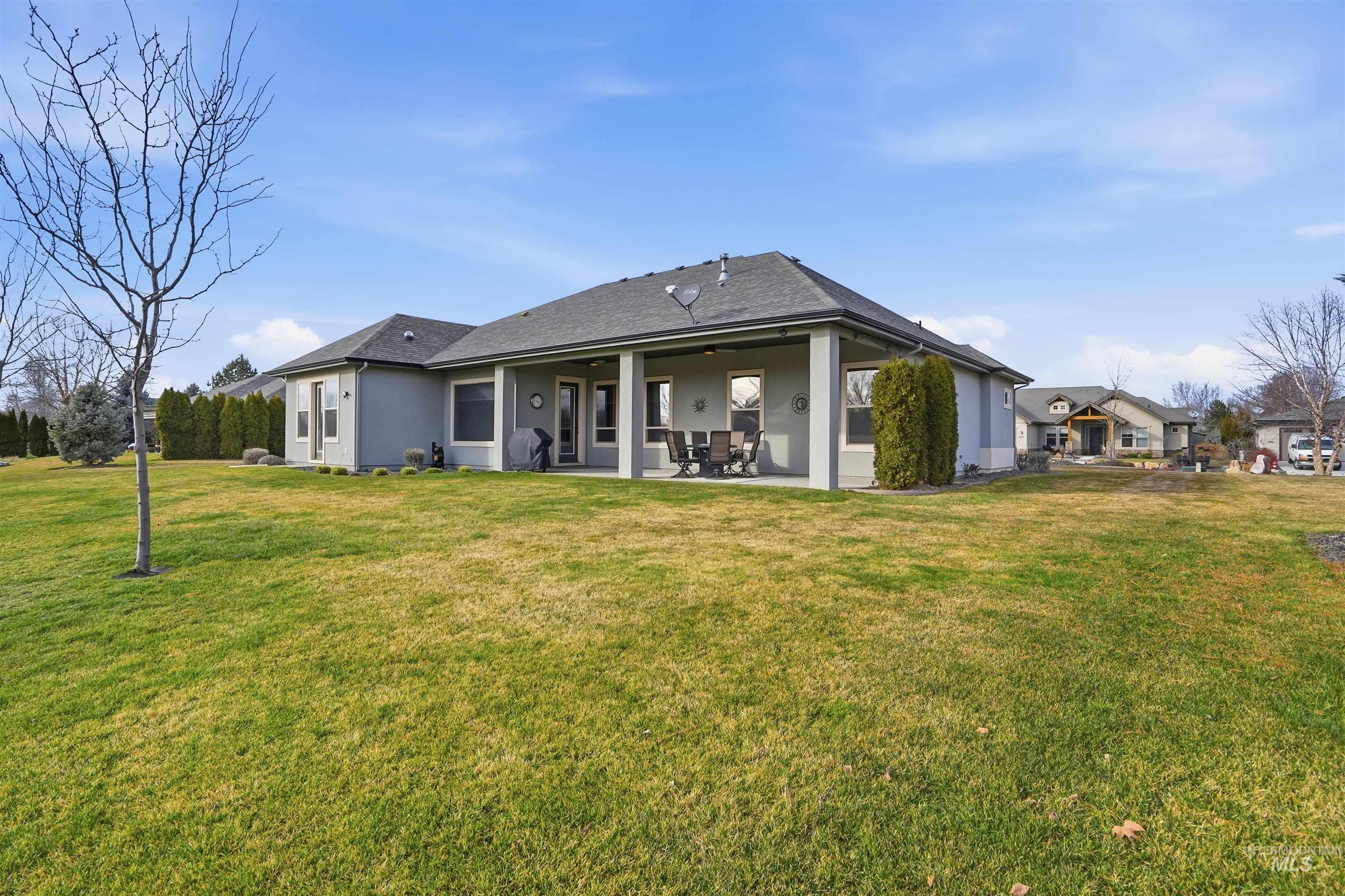 11887 W Pinewood River Lane, Star, Idaho 83669, 4 Bedrooms, 2.5 Bathrooms, Residential For Sale, Price $995,000,MLS 99004027