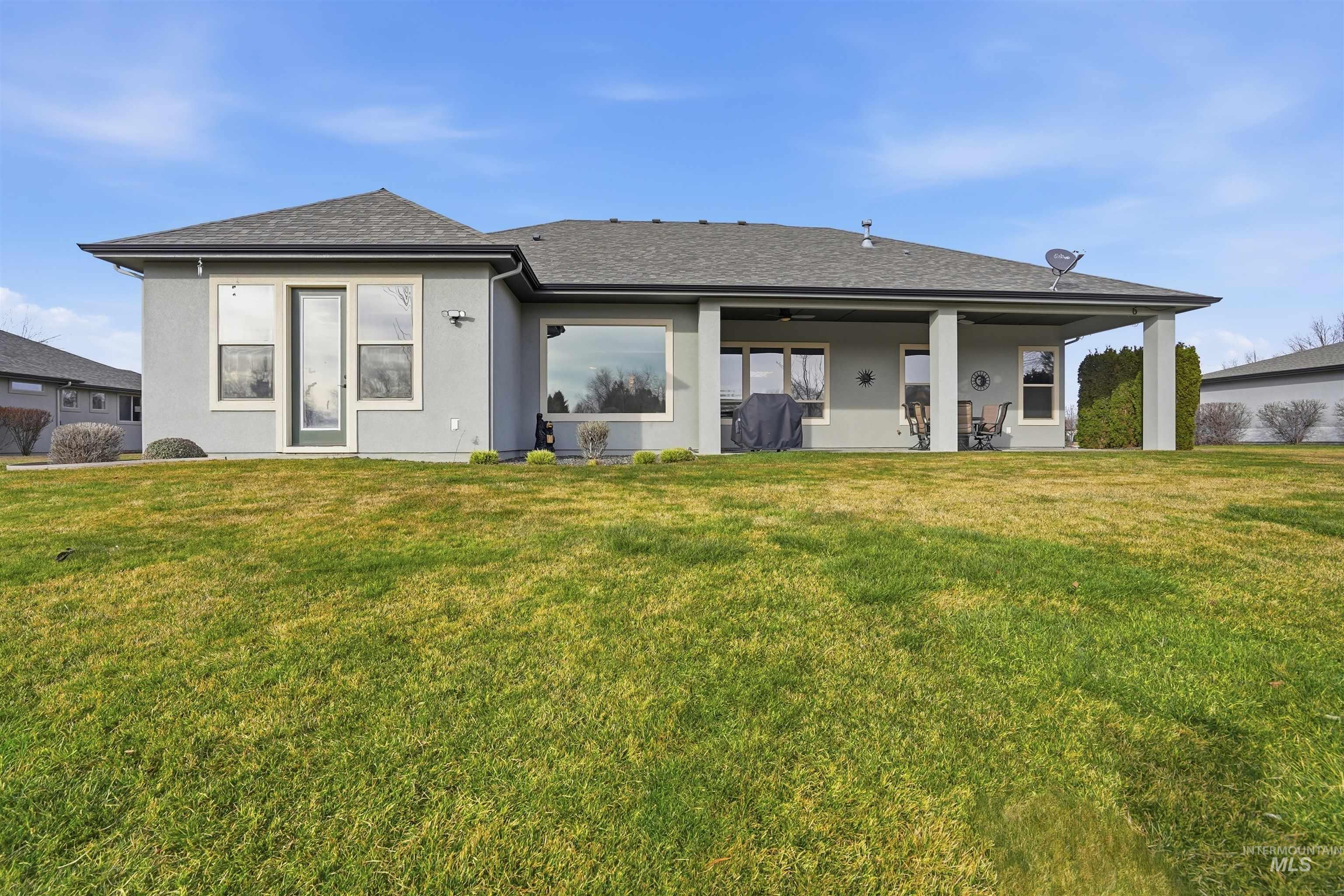 11887 W Pinewood River Lane, Star, Idaho 83669, 4 Bedrooms, 2.5 Bathrooms, Residential For Sale, Price $995,000,MLS 99004027