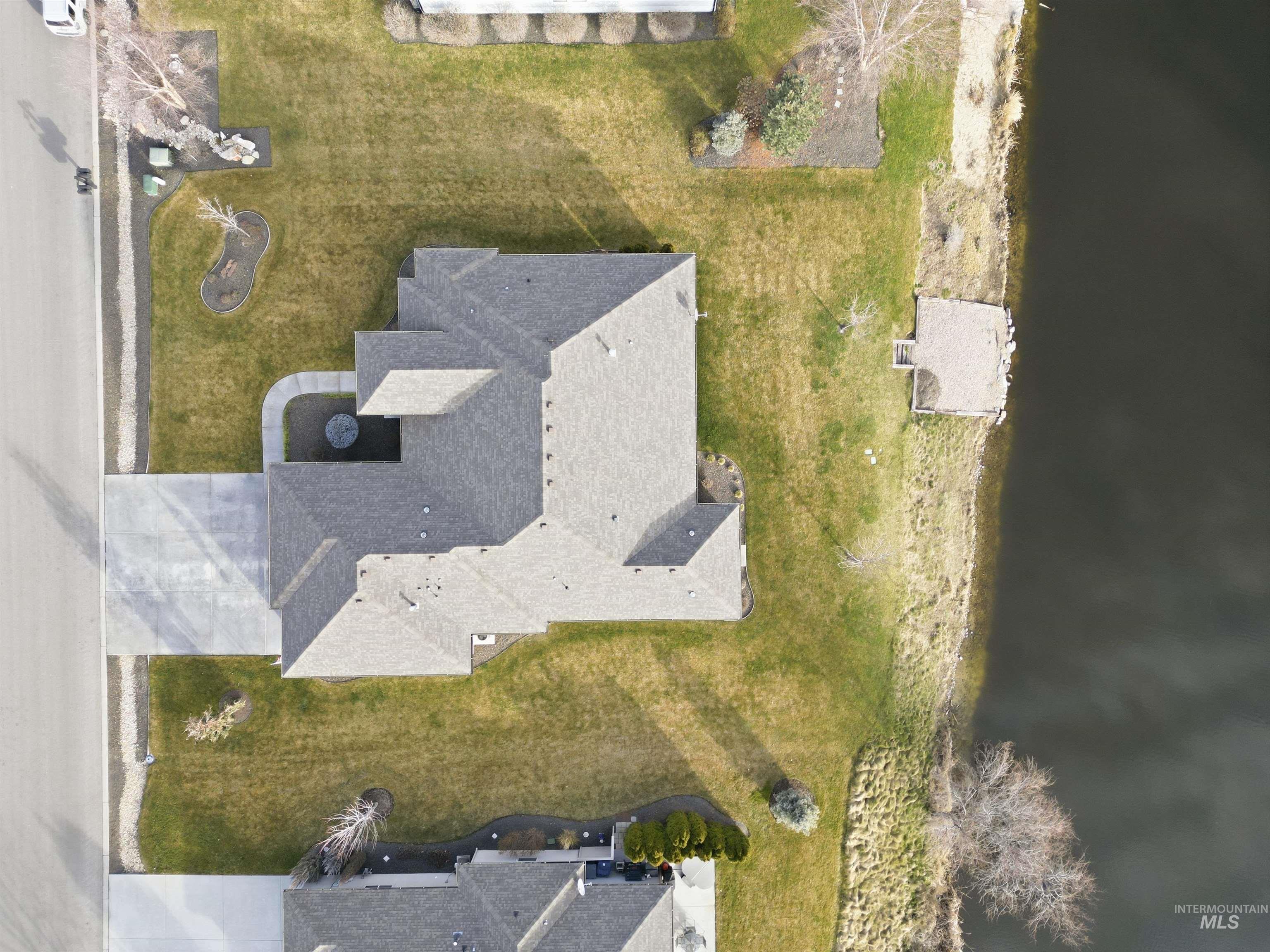 11887 W Pinewood River Lane, Star, Idaho 83669, 4 Bedrooms, 2.5 Bathrooms, Residential For Sale, Price $995,000,MLS 99004027