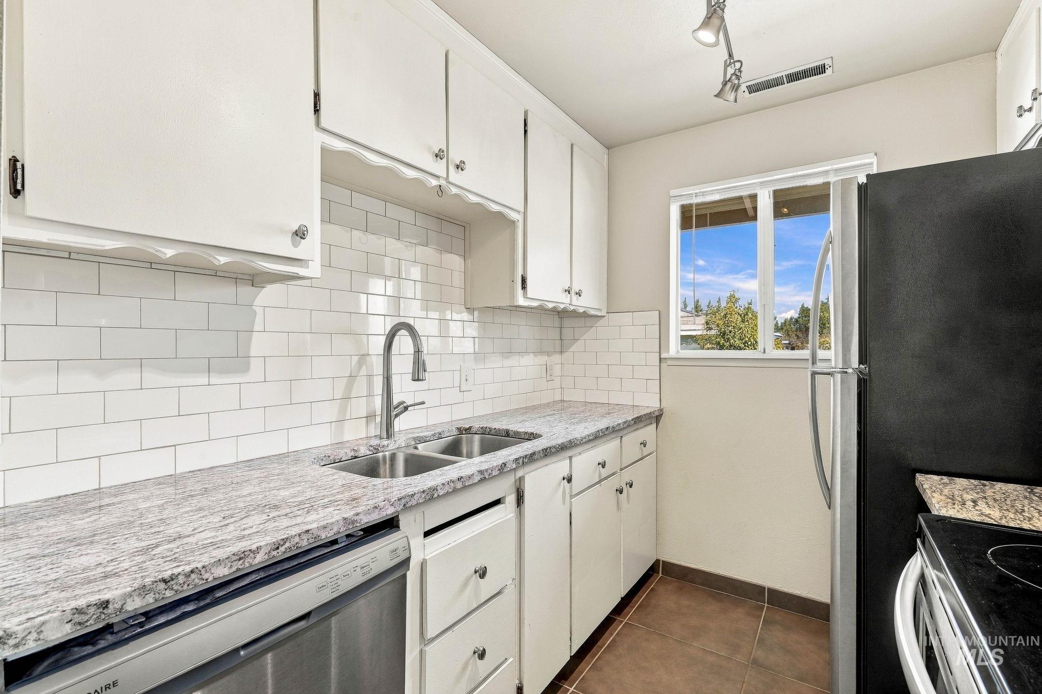1173 S Hilton St., Boise, Idaho 83705, 2 Bedrooms, 1 Bathroom, Residential For Sale, Price $279,000,MLS 99004032