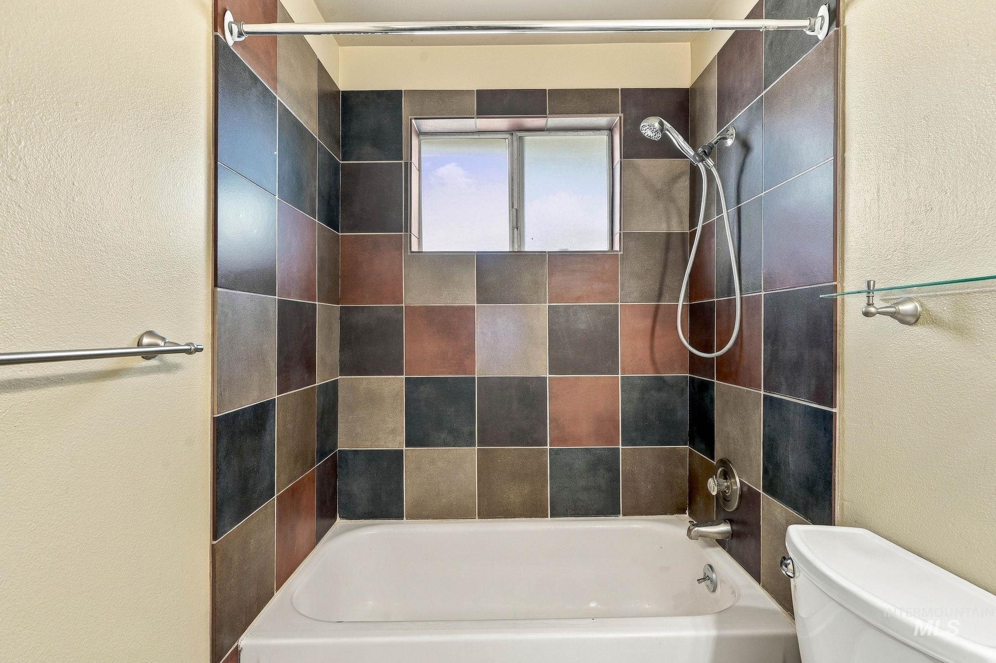 1173 S Hilton St., Boise, Idaho 83705, 2 Bedrooms, 1 Bathroom, Residential For Sale, Price $279,000,MLS 99004032