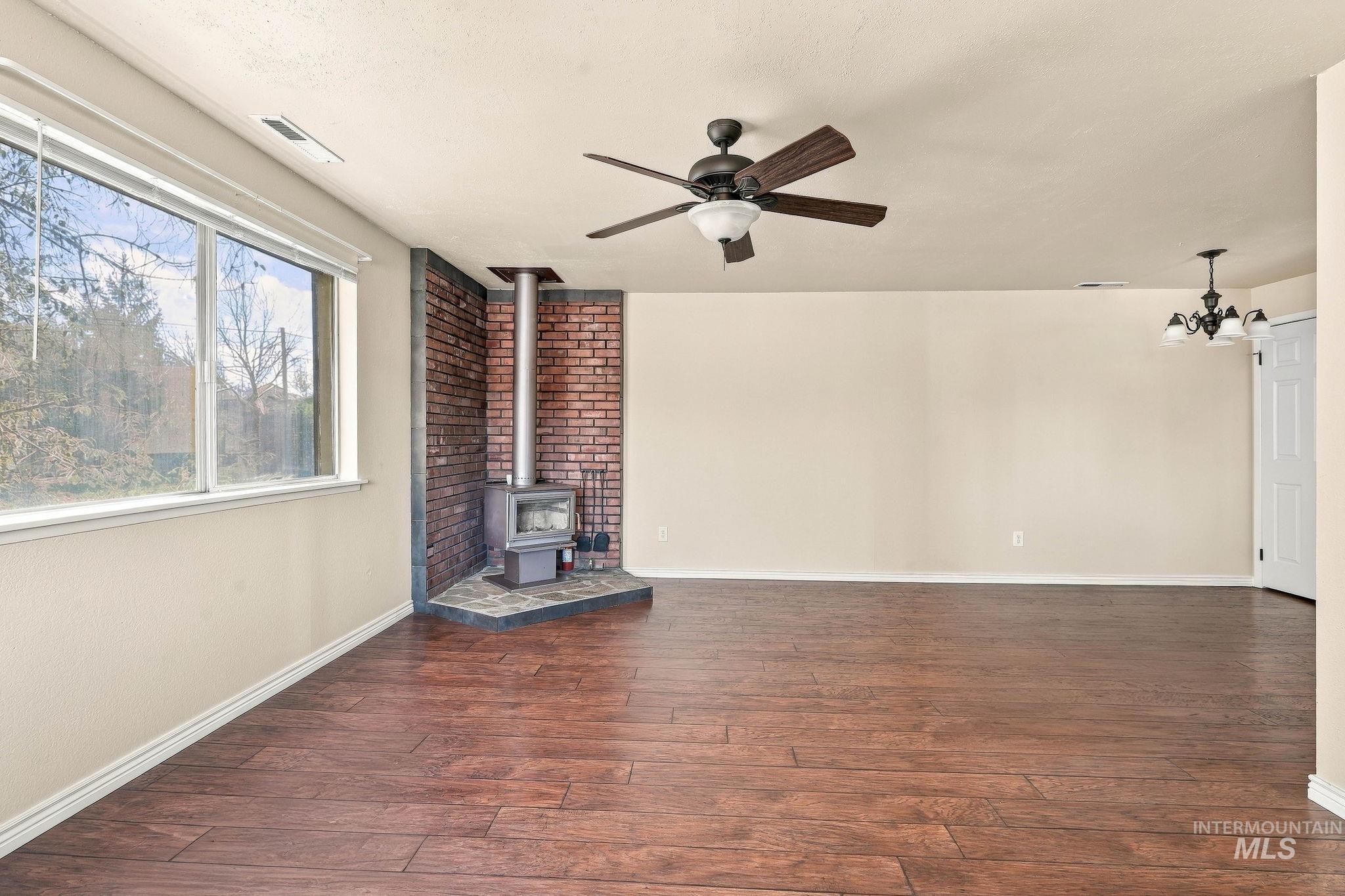 1173 S Hilton St., Boise, Idaho 83705, 2 Bedrooms, 1 Bathroom, Residential For Sale, Price $279,000,MLS 99004032