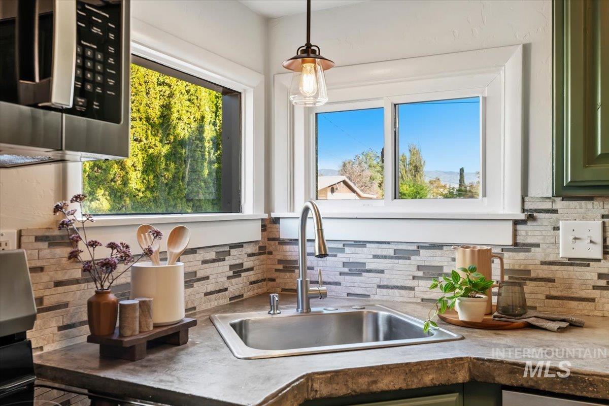 4111 N Christine St., Boise, Idaho 83704, 3 Bedrooms, 1 Bathroom, Residential For Sale, Price $357,500,MLS 99004033