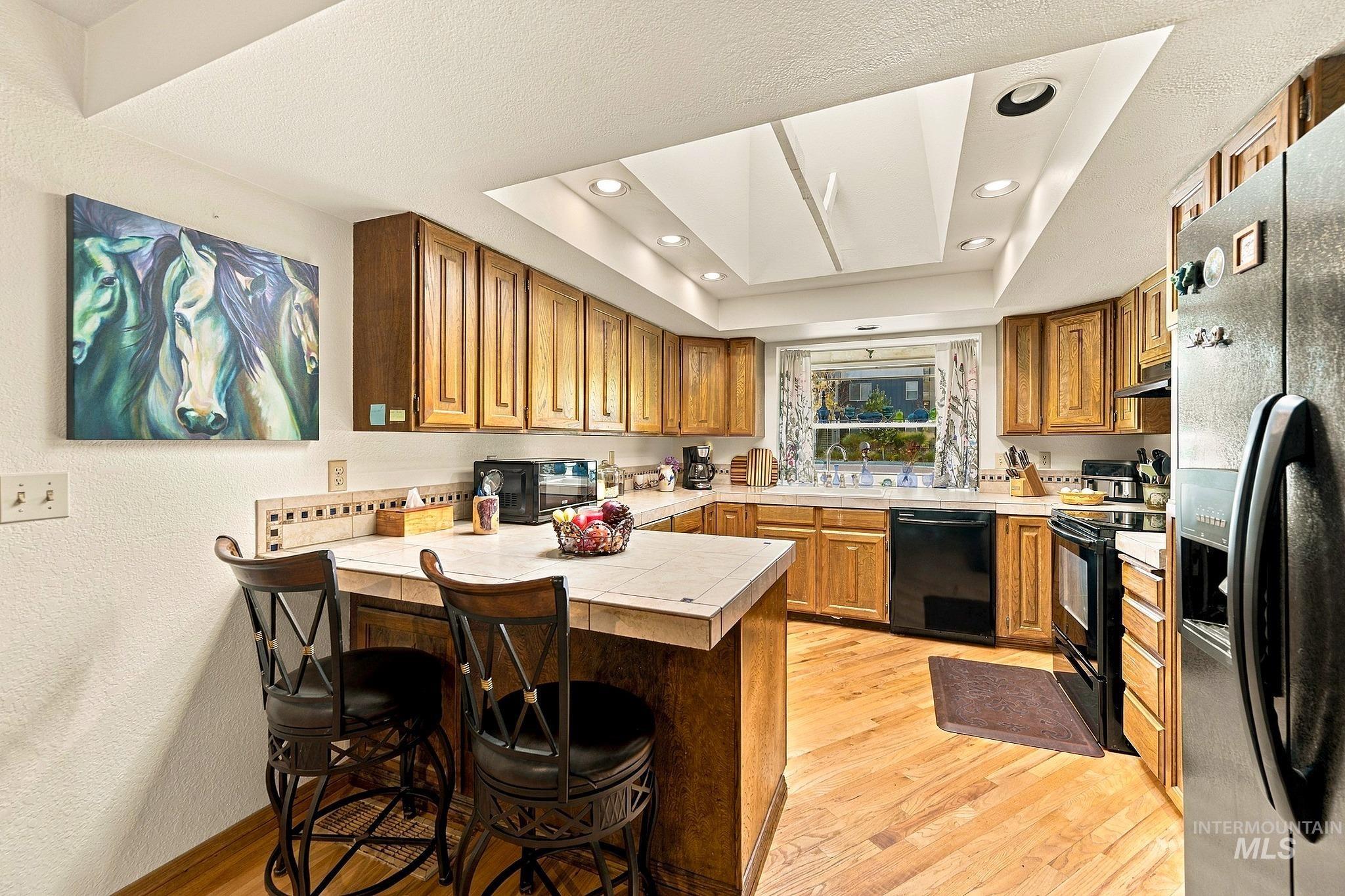 1015 N Maple Grove Rd, Boise, Idaho 83704, 3 Bedrooms, 2 Bathrooms, Residential For Sale, Price $630,000, 99004034