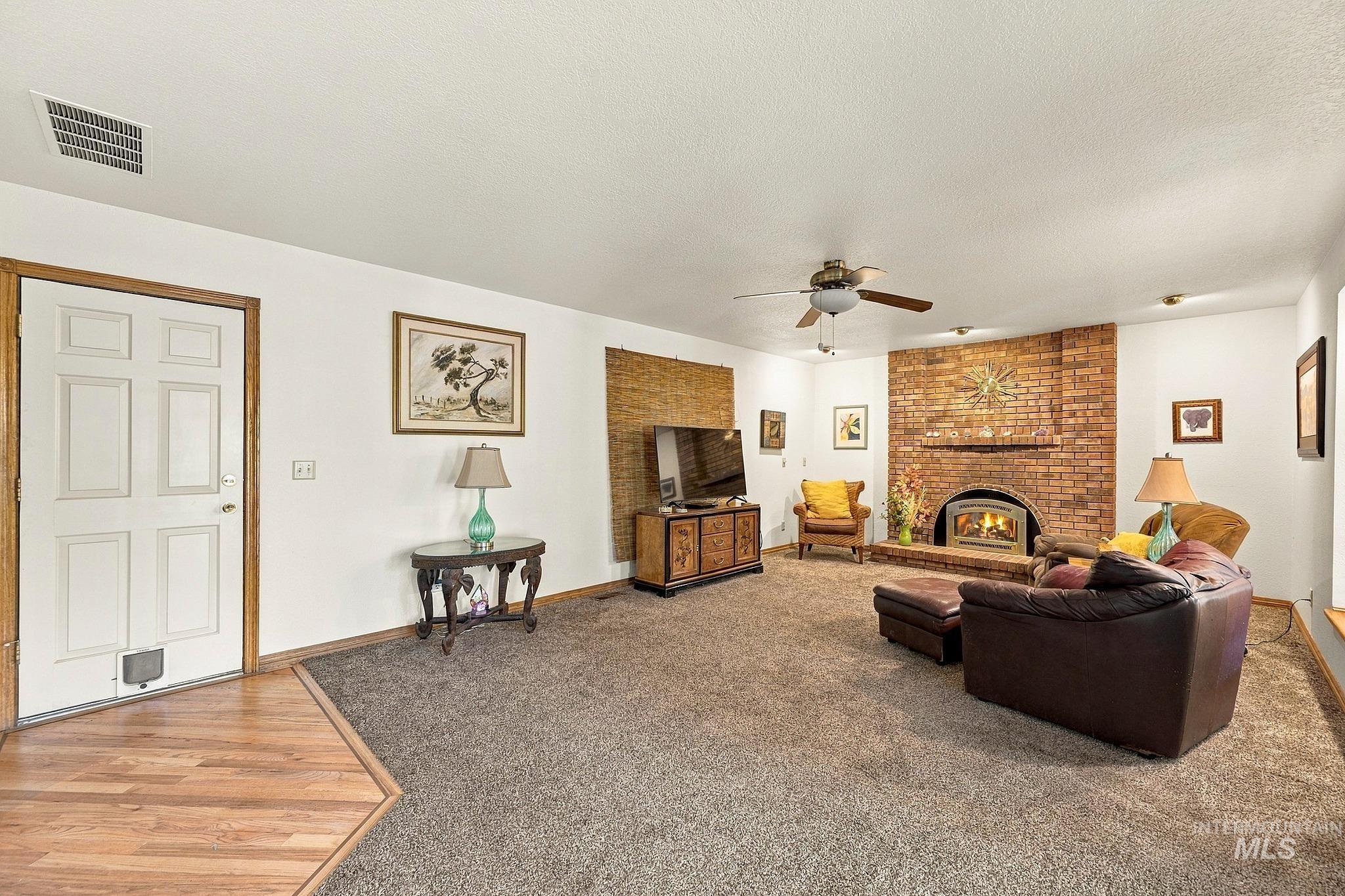 1015 N Maple Grove Rd, Boise, Idaho 83704, 3 Bedrooms, 2 Bathrooms, Residential For Sale, Price $630,000, 99004034